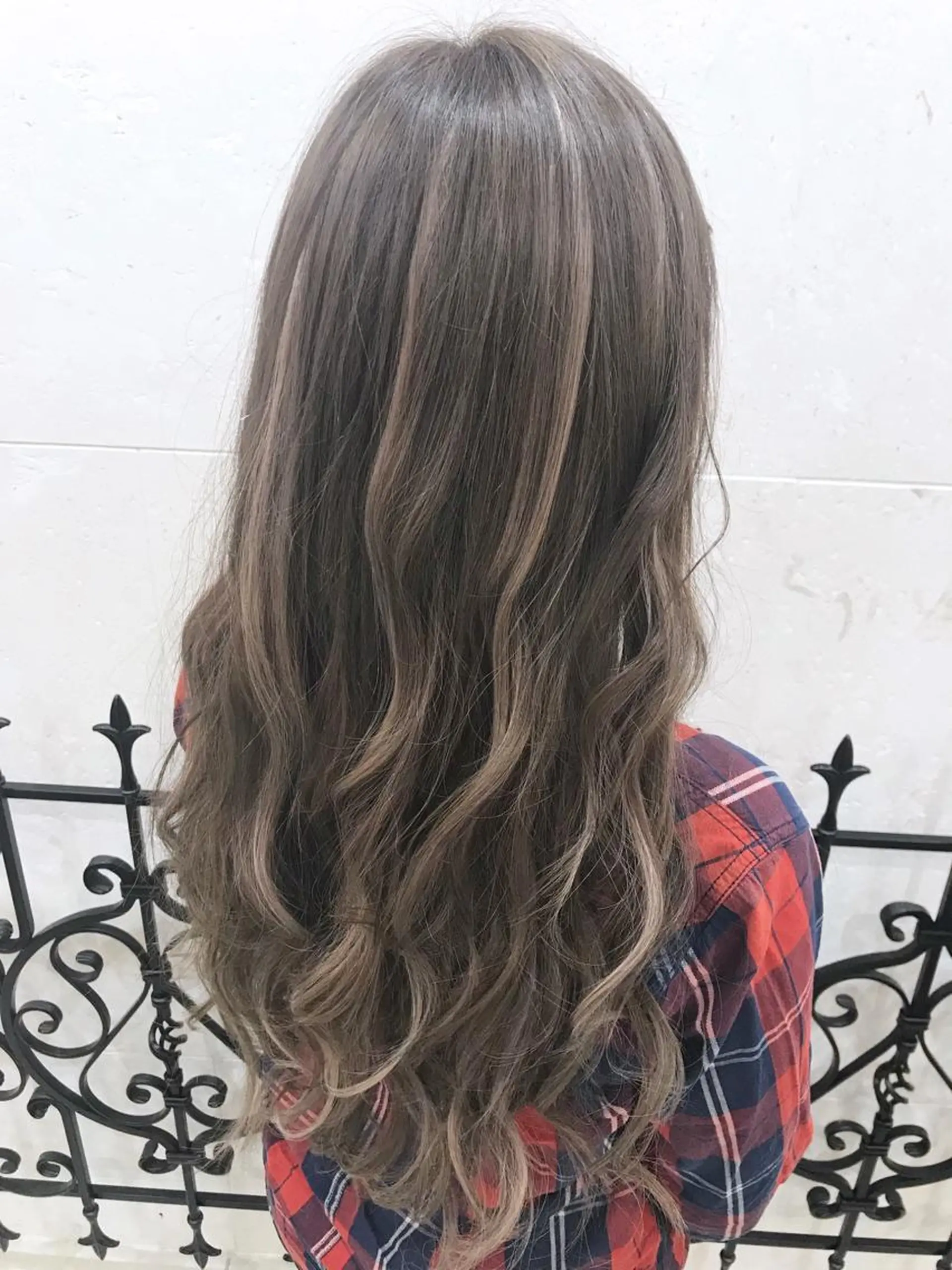 ロング カラー 編み込みエクステ シールエクステ ハイライトカラー エクステ ハイライト 平尾 拓也のヘアスタイル