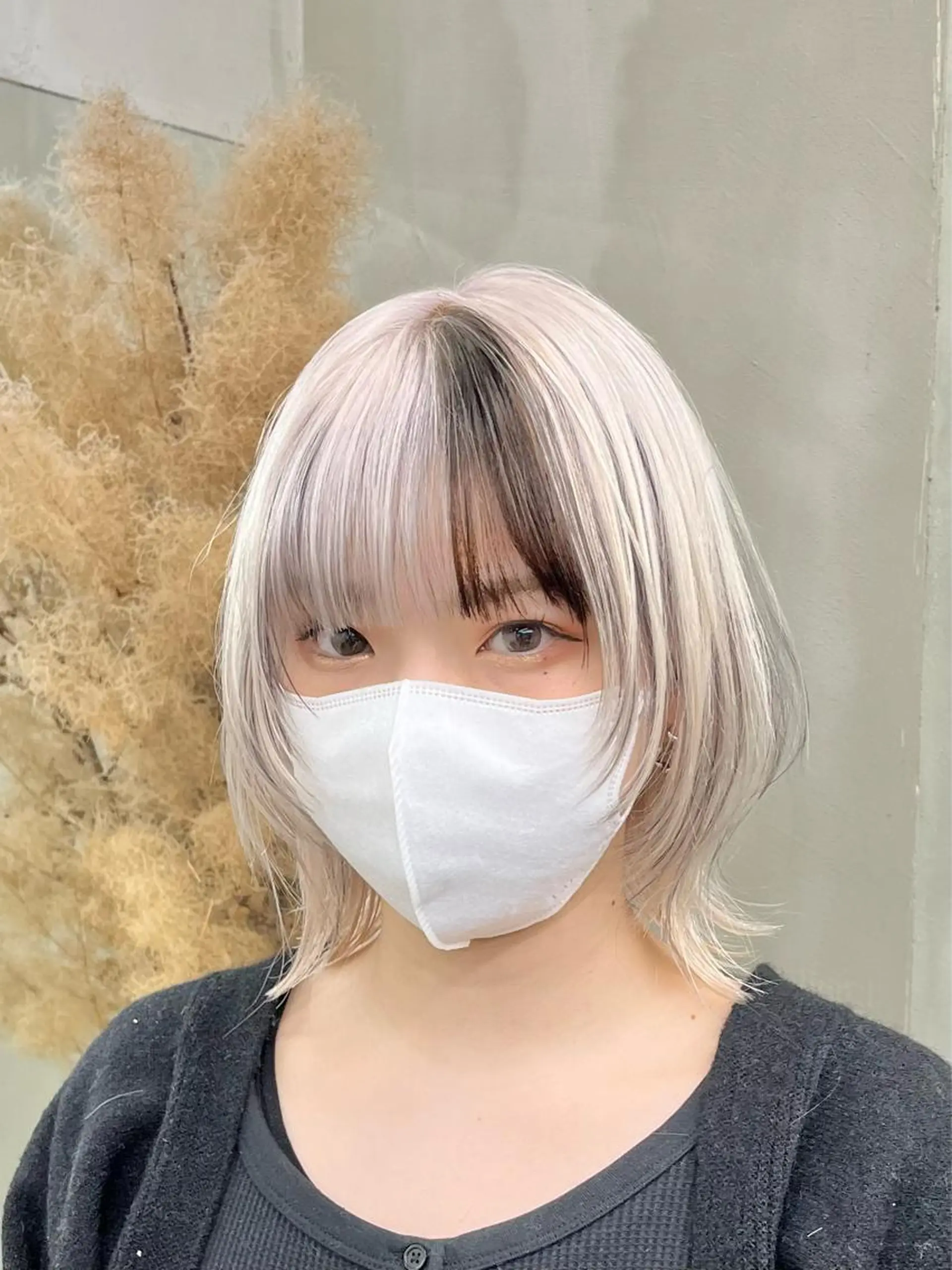 ミディアム イツク ⚡️ ルーツ/ハイトーンのヘアスタイル