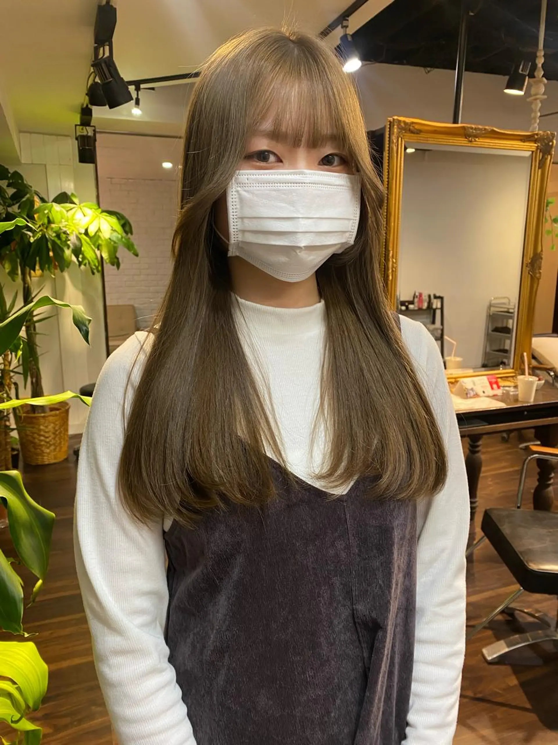 ロング カラー ヘアアレンジ ベージュカラー ブリーチ ダブルカラー グレージュ オリーブカラー カット ヘアカラー トリートメント レイヤーカット×髪質 改善🇰🇷シオリのヘアスタイル