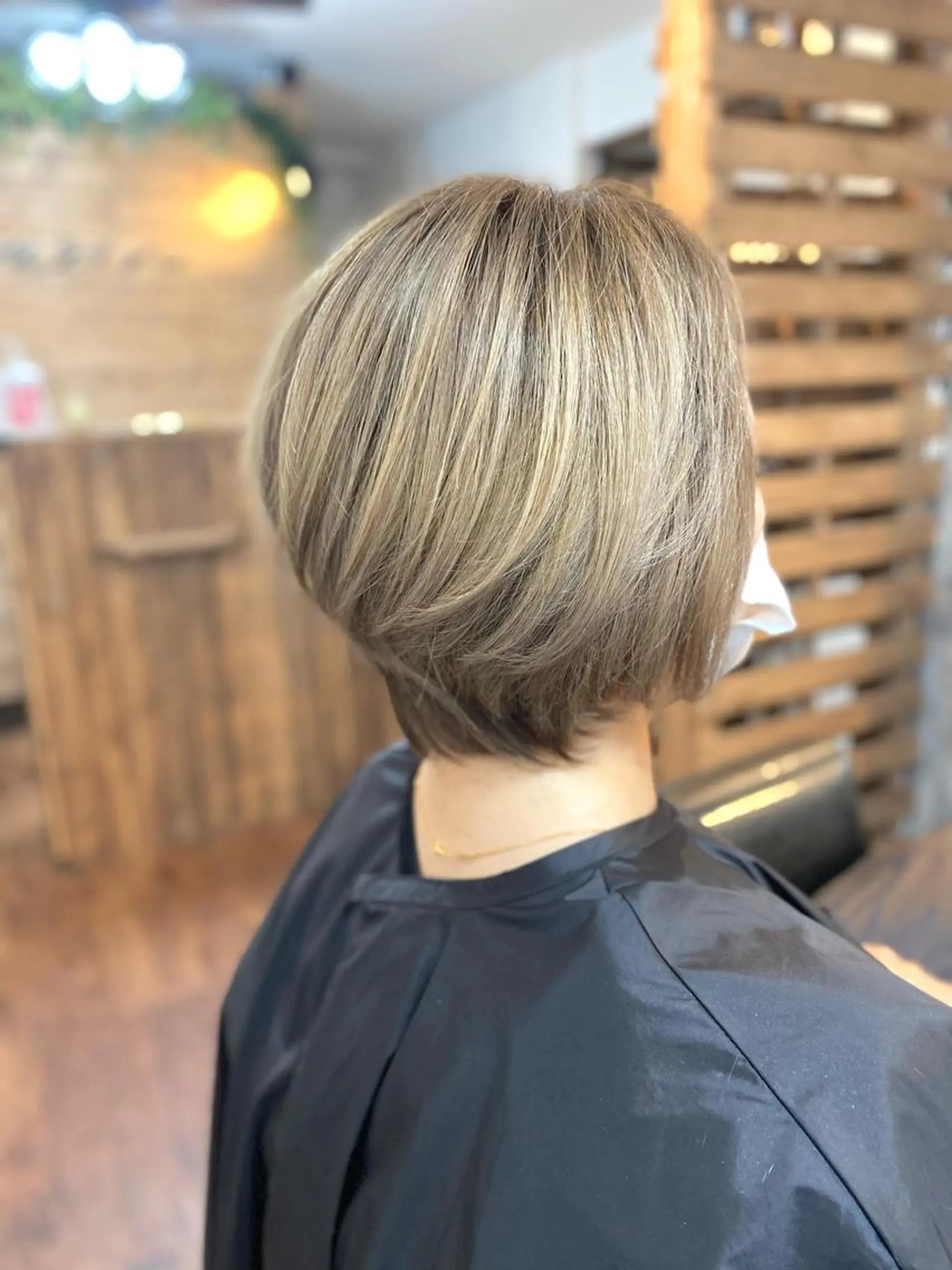 ショート カラー ショートボブ ブリーチ ハイトーンカラー ボブ ショートヘア Luzir⭐︎ GEN⭐︎のヘアスタイル