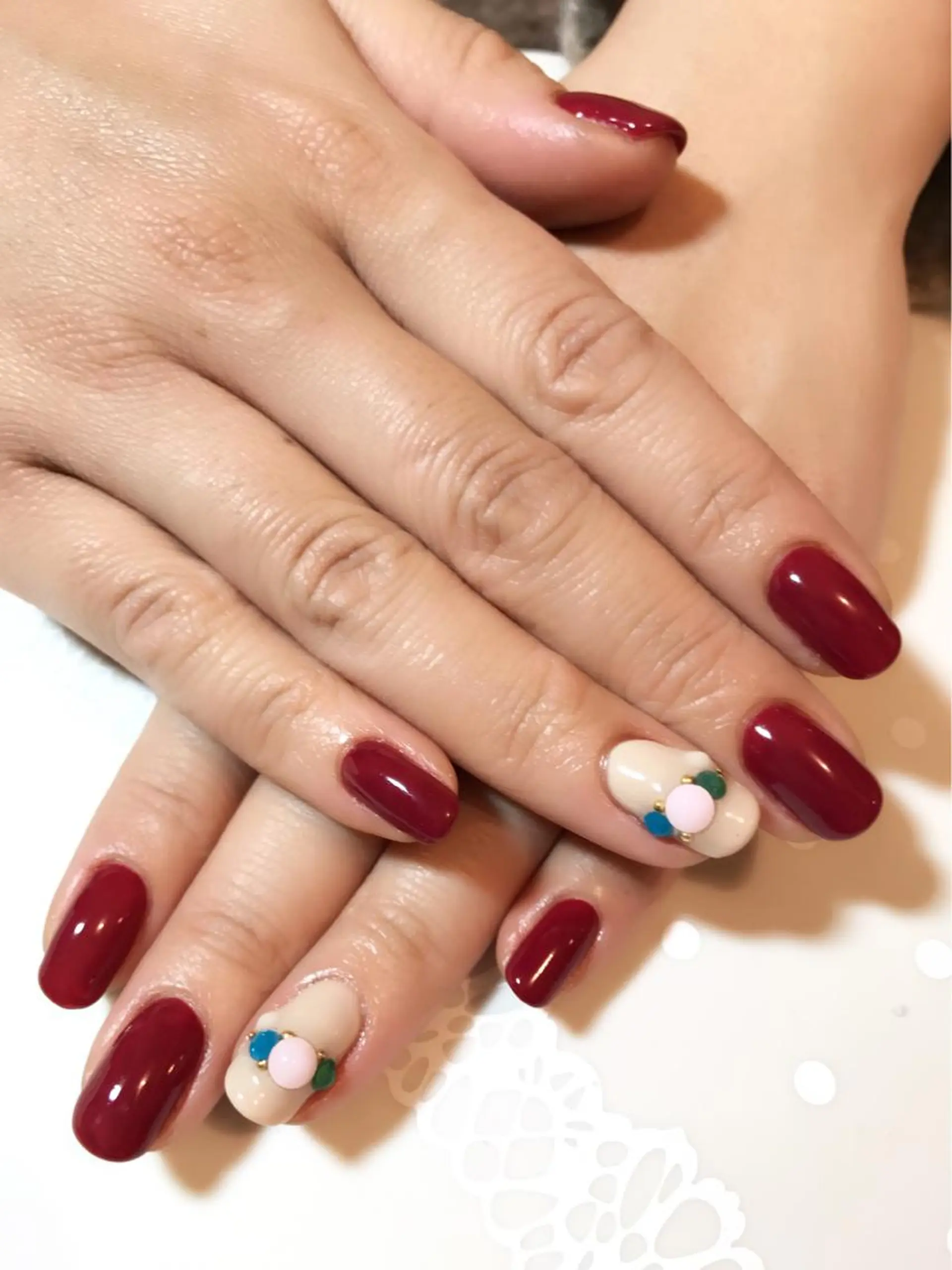 ネイル ボルドー atelier chic+のネイルデザイン