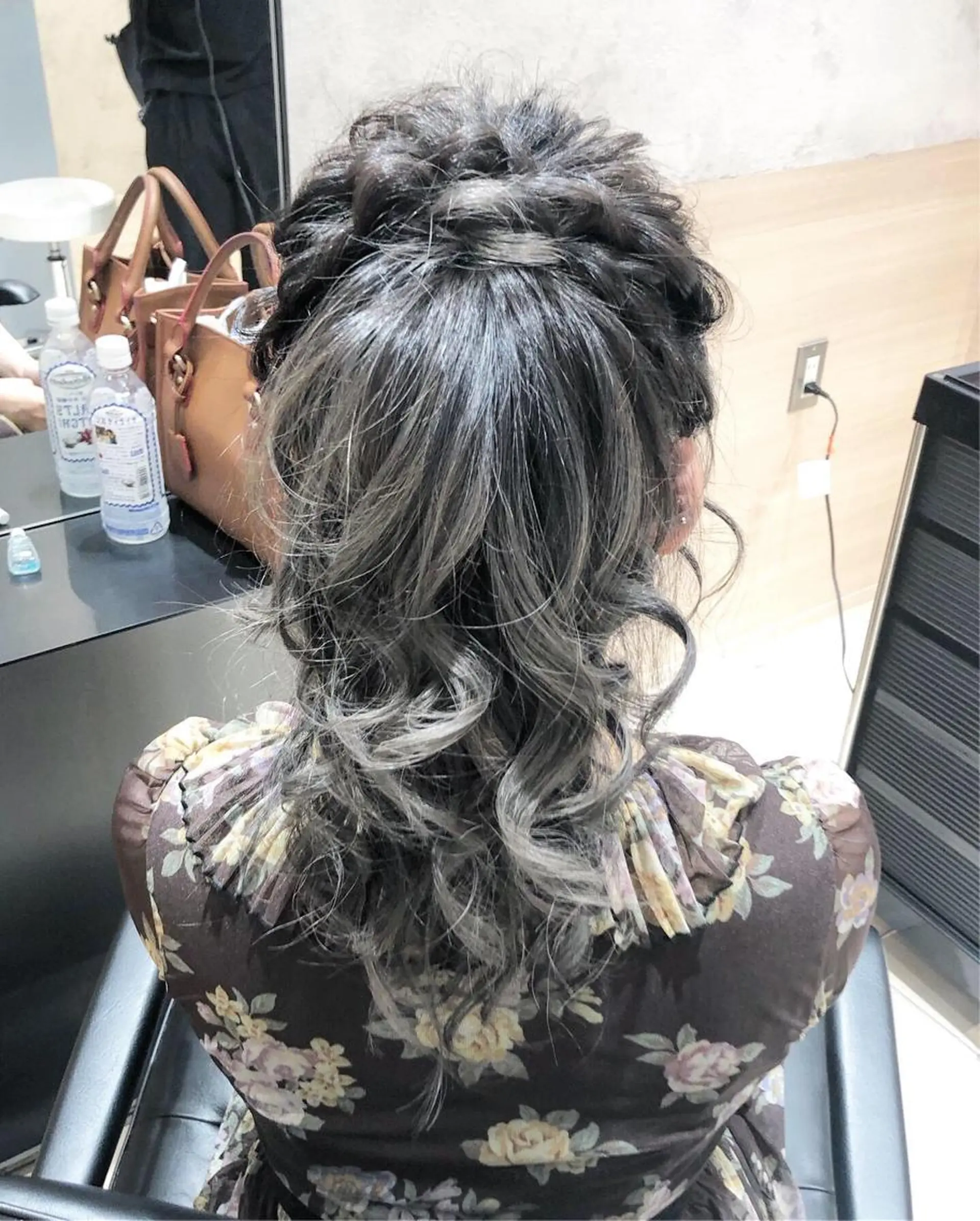 ロング カラー ヘアアレンジ ポニーテール 高橋 香澄のヘアスタイル