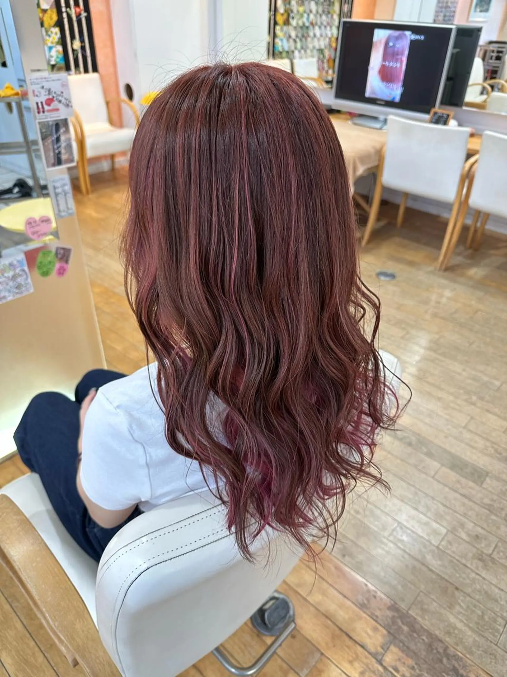 ロング カラー ブラウンカラー ハイライトカラー ピンクカラー ピンクブラウン ハイライト 山本 瑠華のヘアスタイル