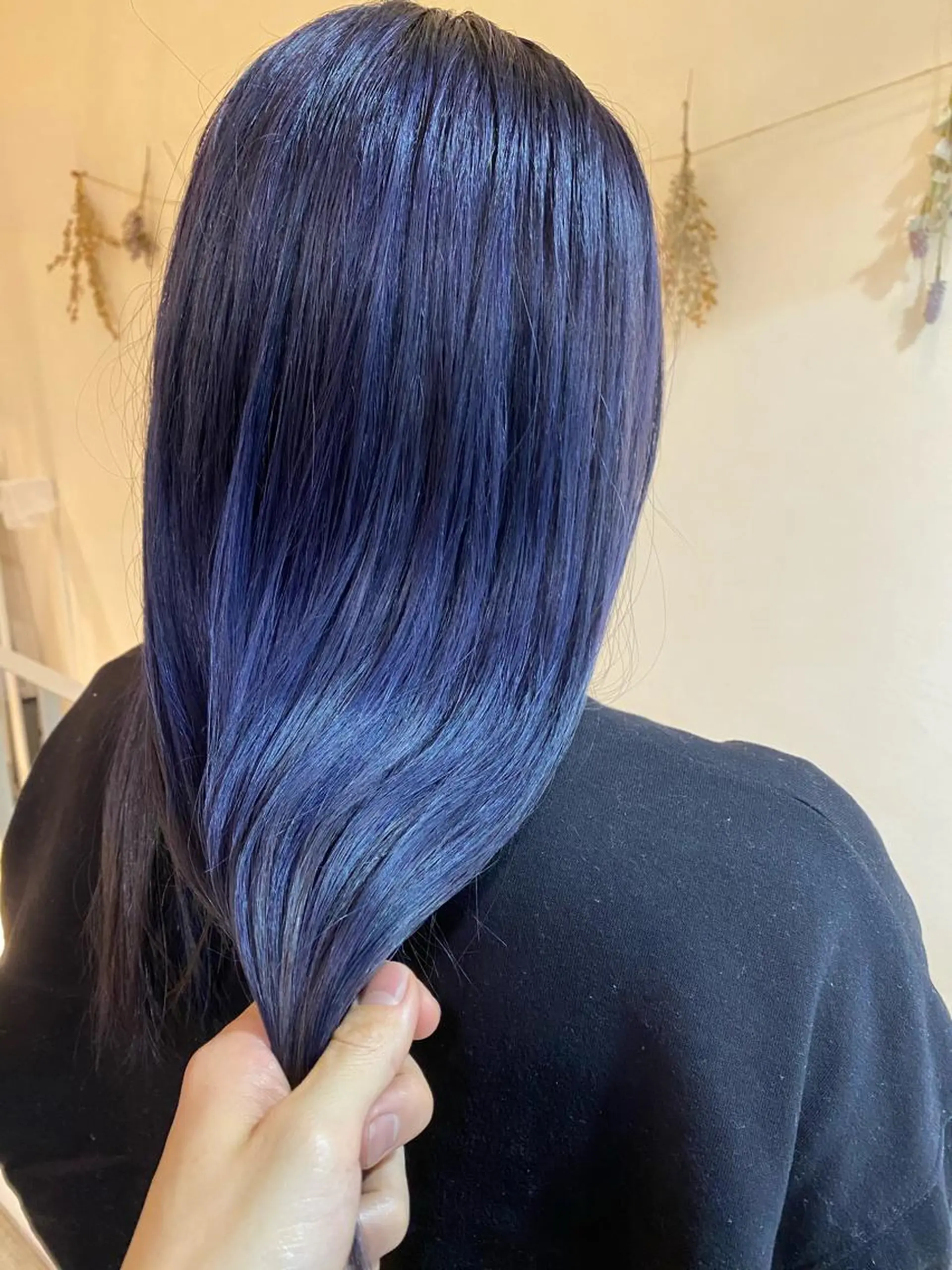 ロング カラー ネイビーカラー 前竹 那生のヘアスタイル