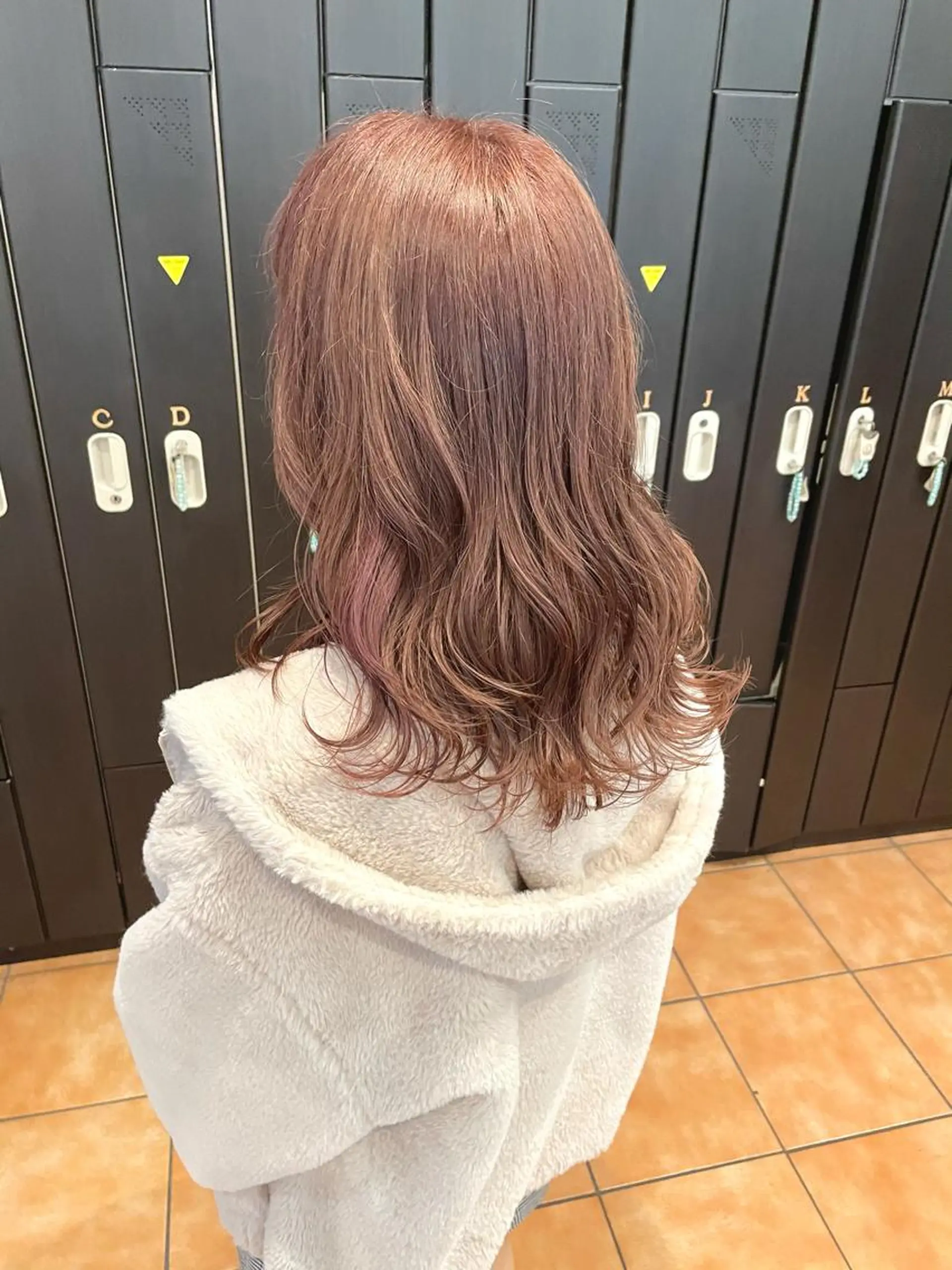 セミロング カラー カット ヘアカラー 明石遼/ベージュ / ピンクのヘアスタイル