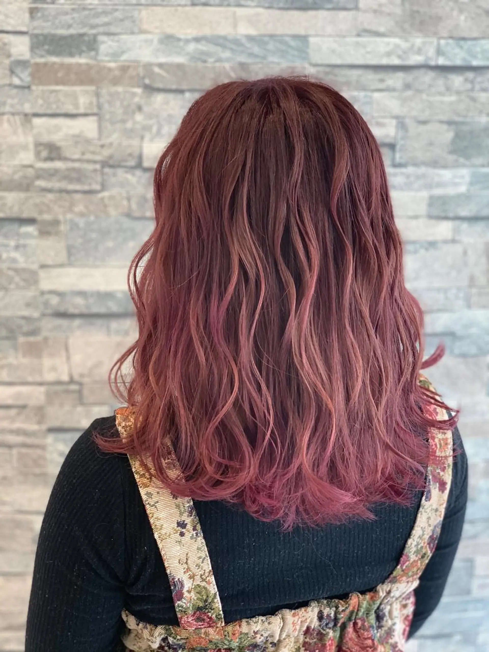 ミディアム カラー グラデーションカラー ピンクカラー ヘアカラー トリートメント カラーと言ったら SAWARAのヘアスタイル