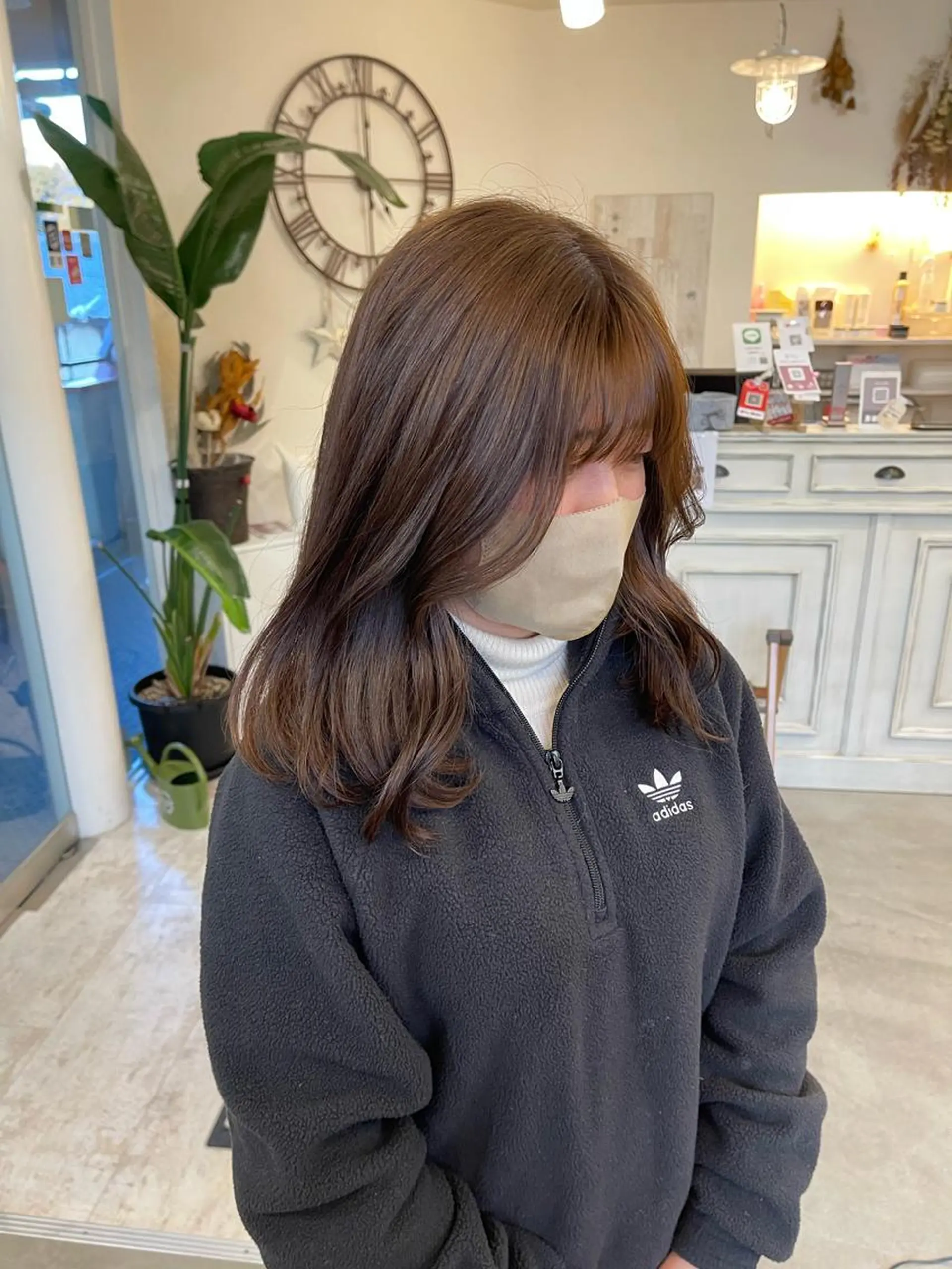 ミディアム 中堀 遥のヘアスタイル