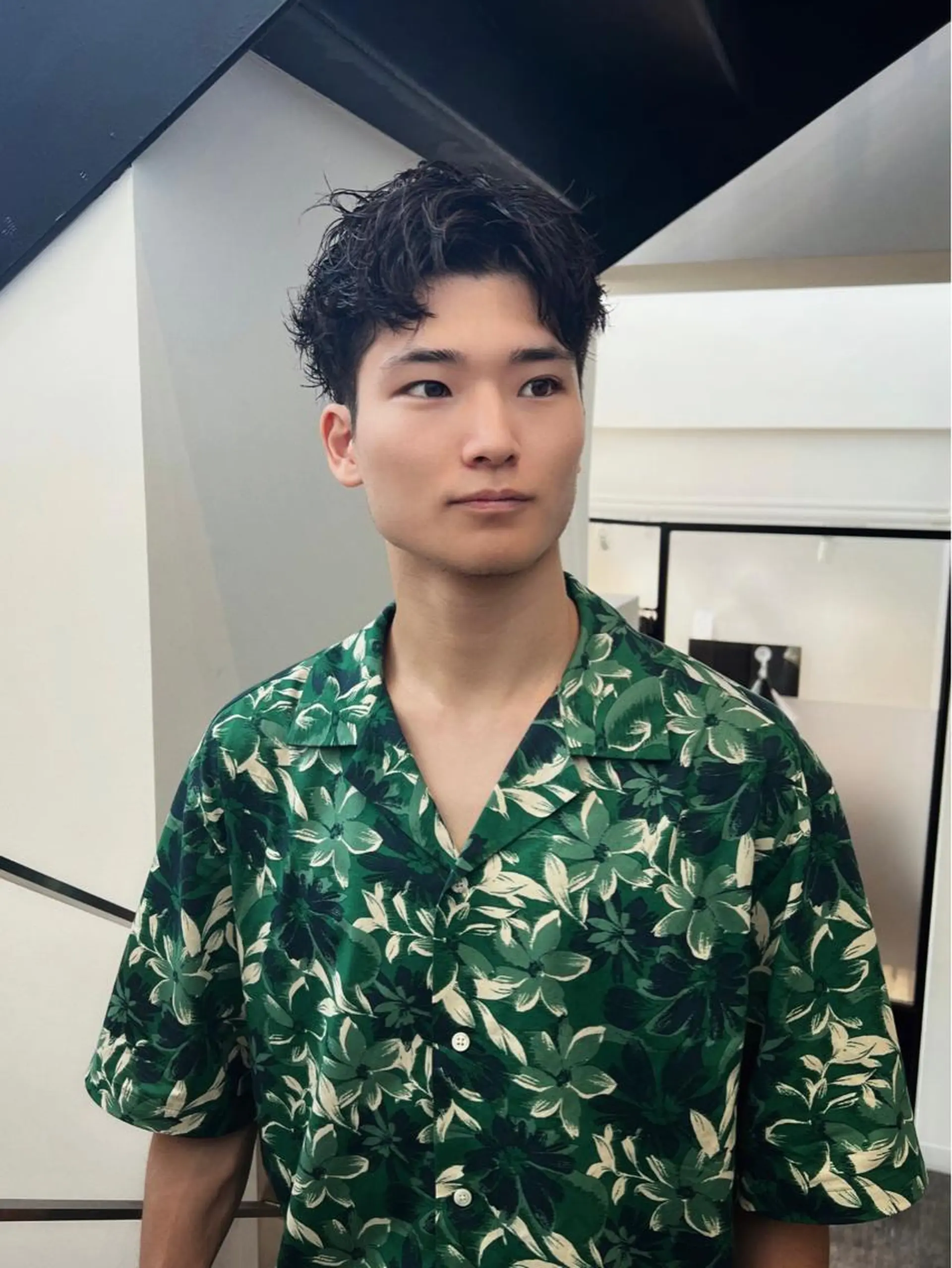 パーマ メンズ メンズパーマ スパイキーショート カット パーマ Qin shaire salon 原宿verno店所属・【センターパート】 ETO／江藤翼の眉毛・アイブロウイメージ