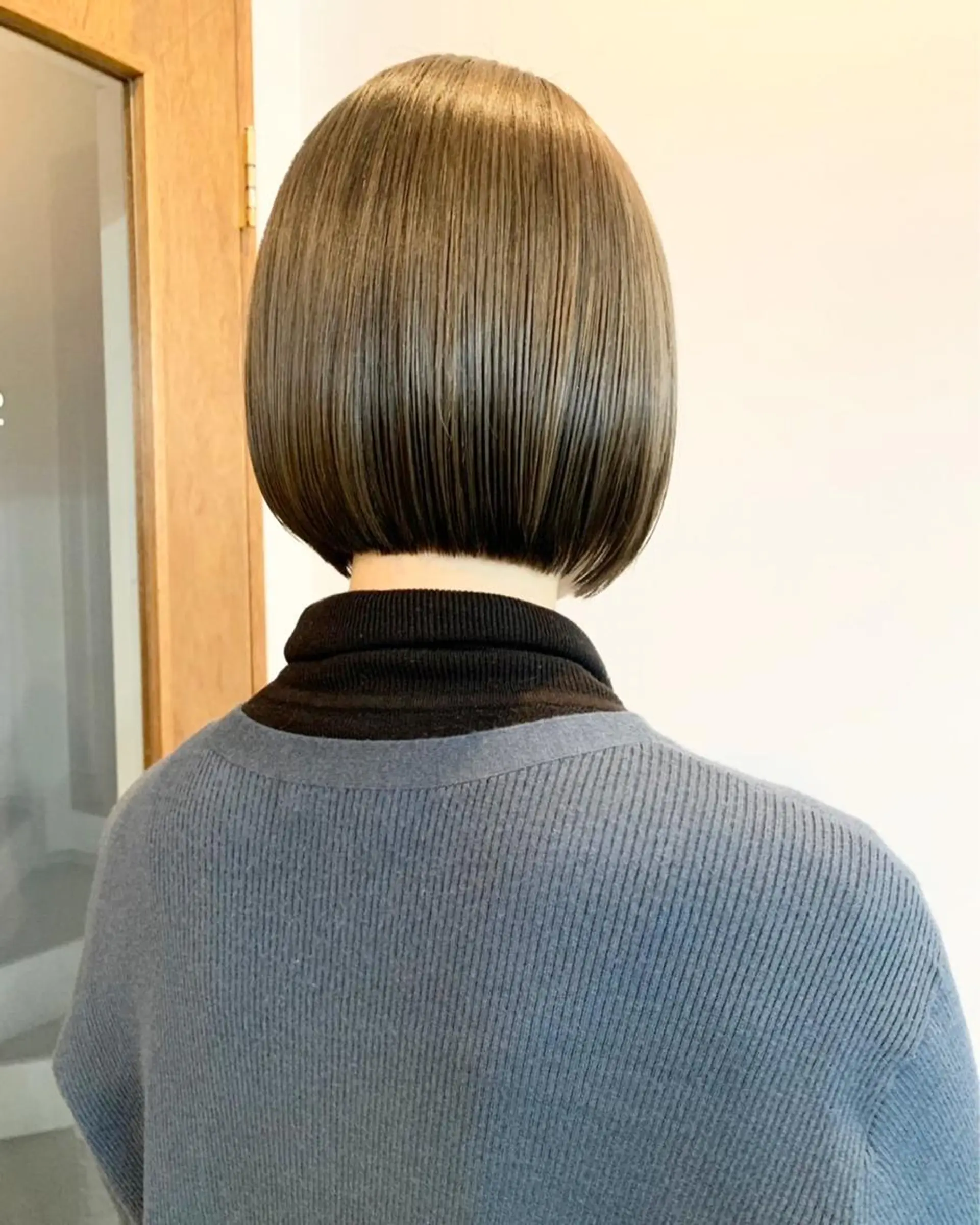 ショート カラー ベージュカラー 透明感カラー ヘアカラー トリートメント SAKURA omotesandoのヘアスタイル