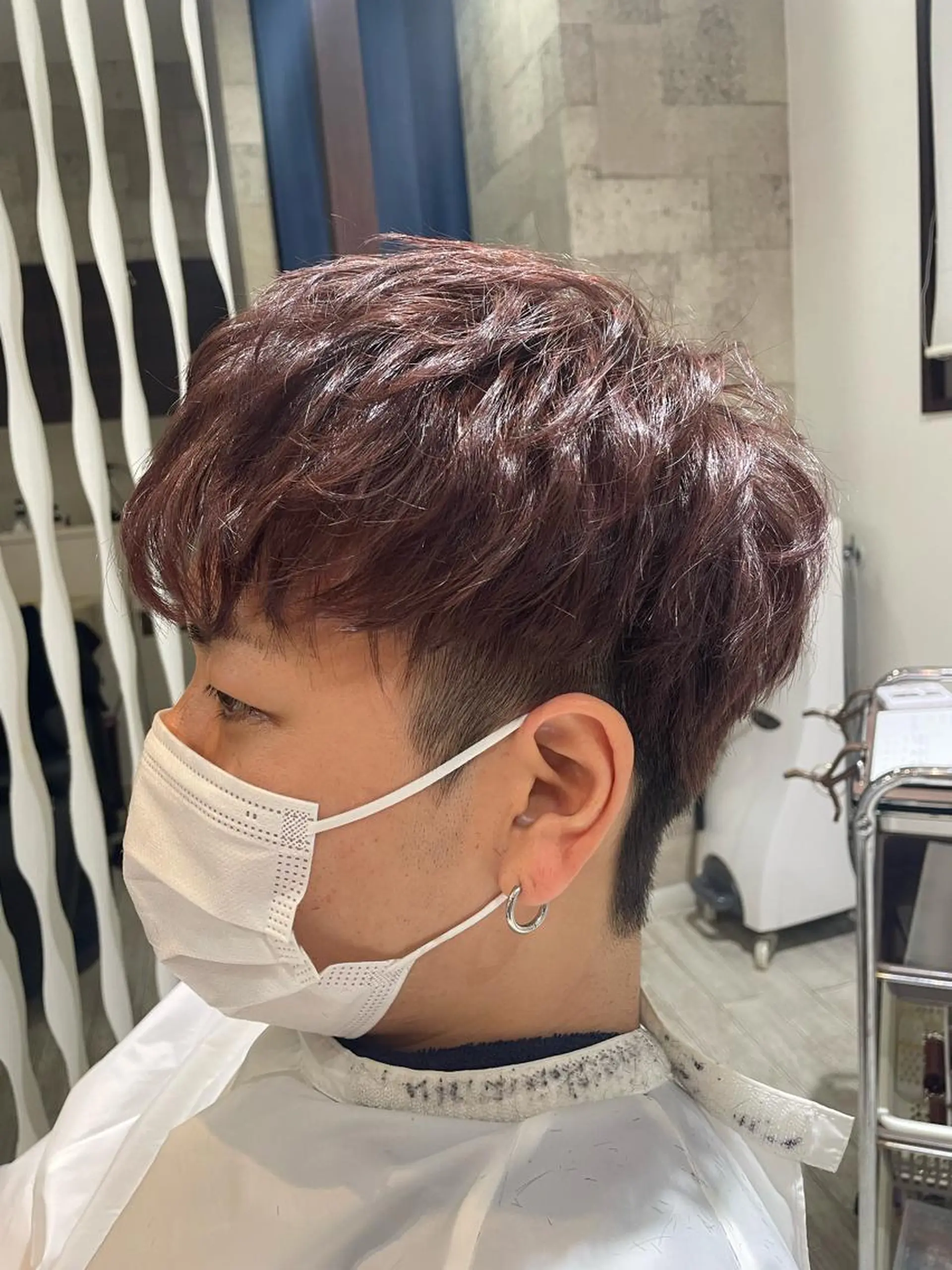 ショート カラー メンズ 刈り上げ カット ヘアカラー 岩井 駿のヘアスタイル