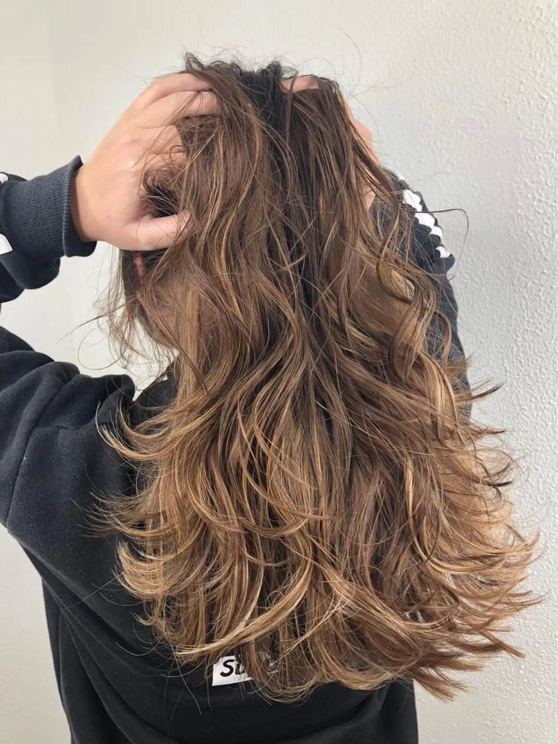 ロング カラー ベージュカラー グラデーションカラー 🎊ルービック 京橋店💛のヘアスタイル