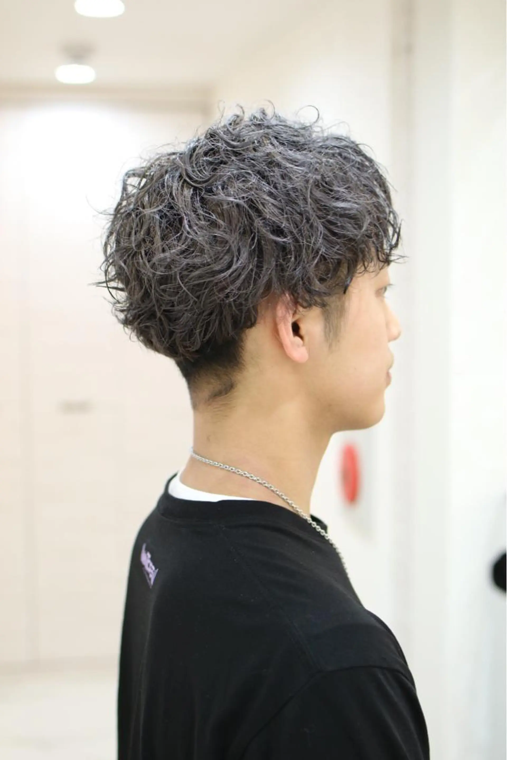 ショート カラー メンズ メンズブリーチ ブリーチ バイオレットカラー 斉藤 貴也のヘアスタイル