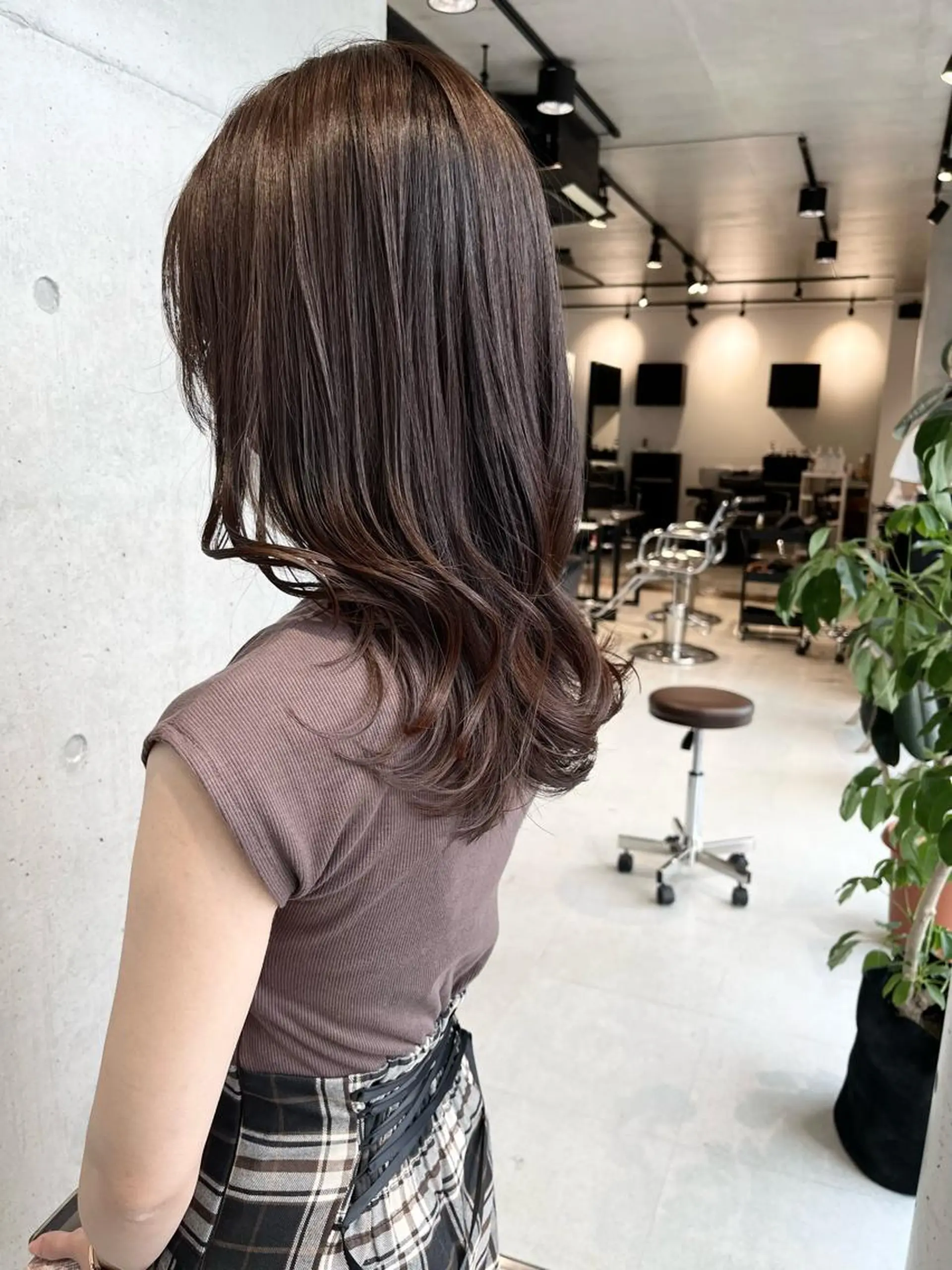 セミロング カラー 透明感/オリーブ/ グレージュ/YUKAのヘアスタイル