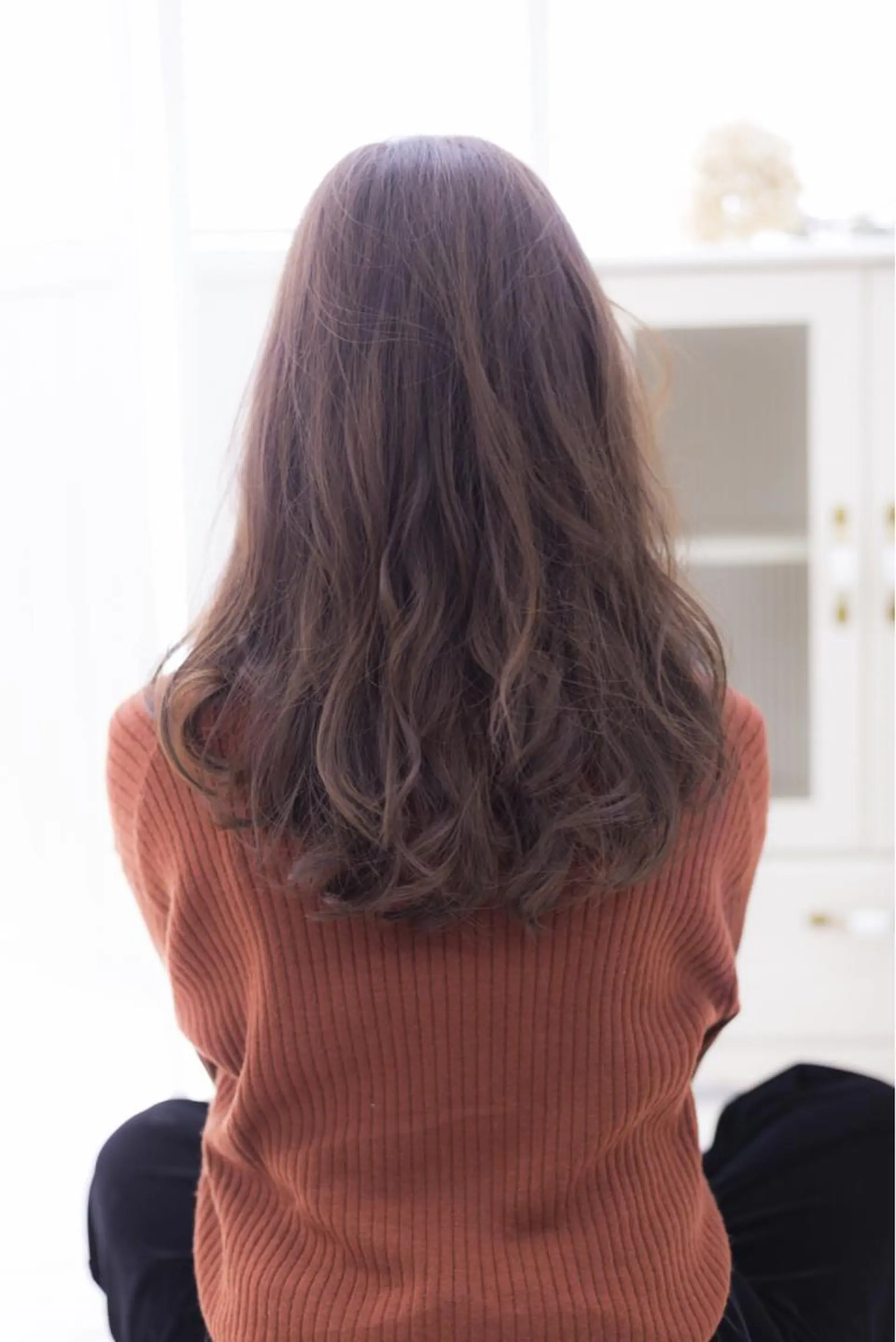 セミロング カラー パーマ ブリーチ特化 梅田本多翔のヘアスタイル