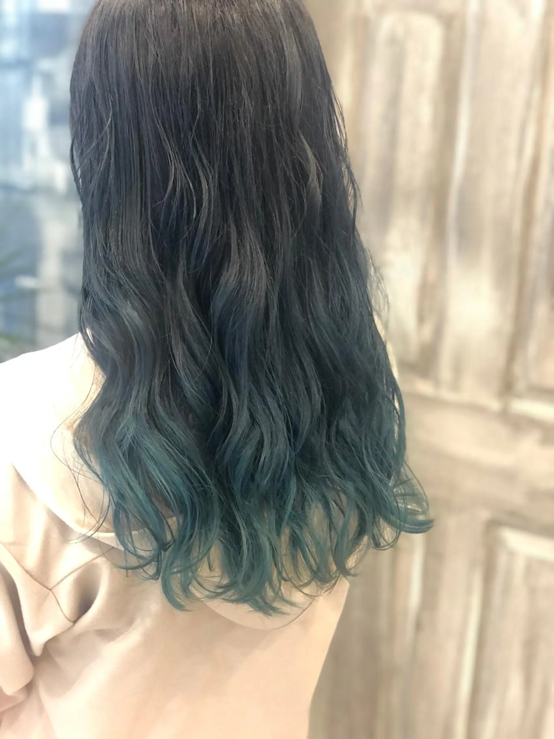 ロング カラー グラデーションカラー 日高 香織のヘアスタイル