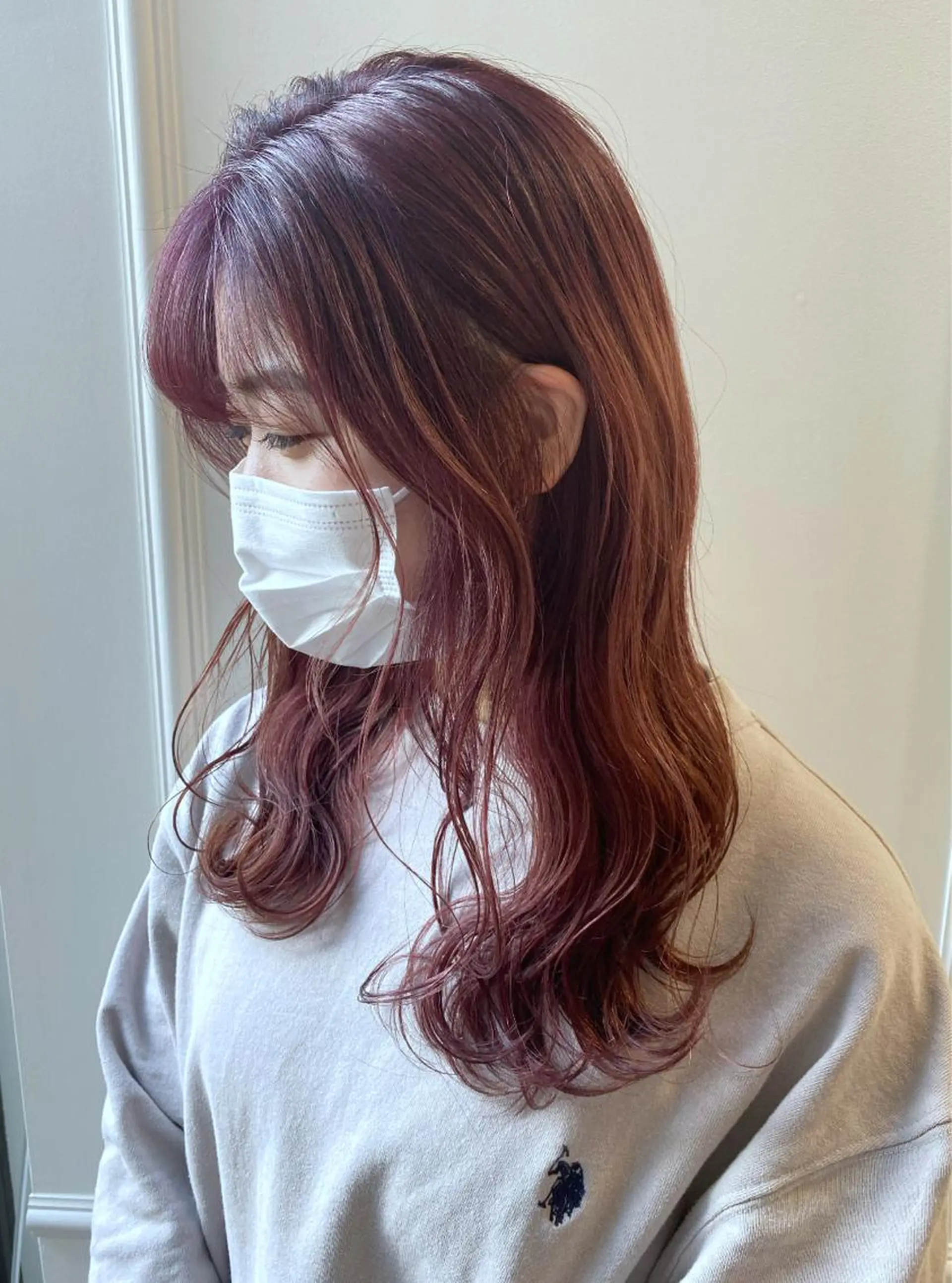 ロング カラー ブリーチ ダブルカラー イルミナカラー ピンクカラー ピンクパープル 小顔レイヤー/ ベージュ🤍Rieのヘアスタイル