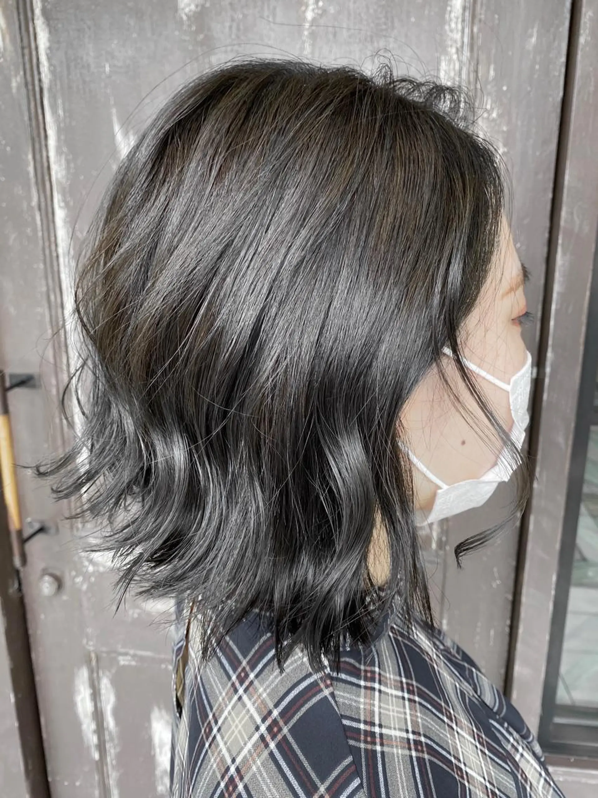 ショート カラー 切りっぱなしボブ ブリーチ グレージュ ブリーチなしカラー ボブ 川越 輝梨奈のヘアスタイル