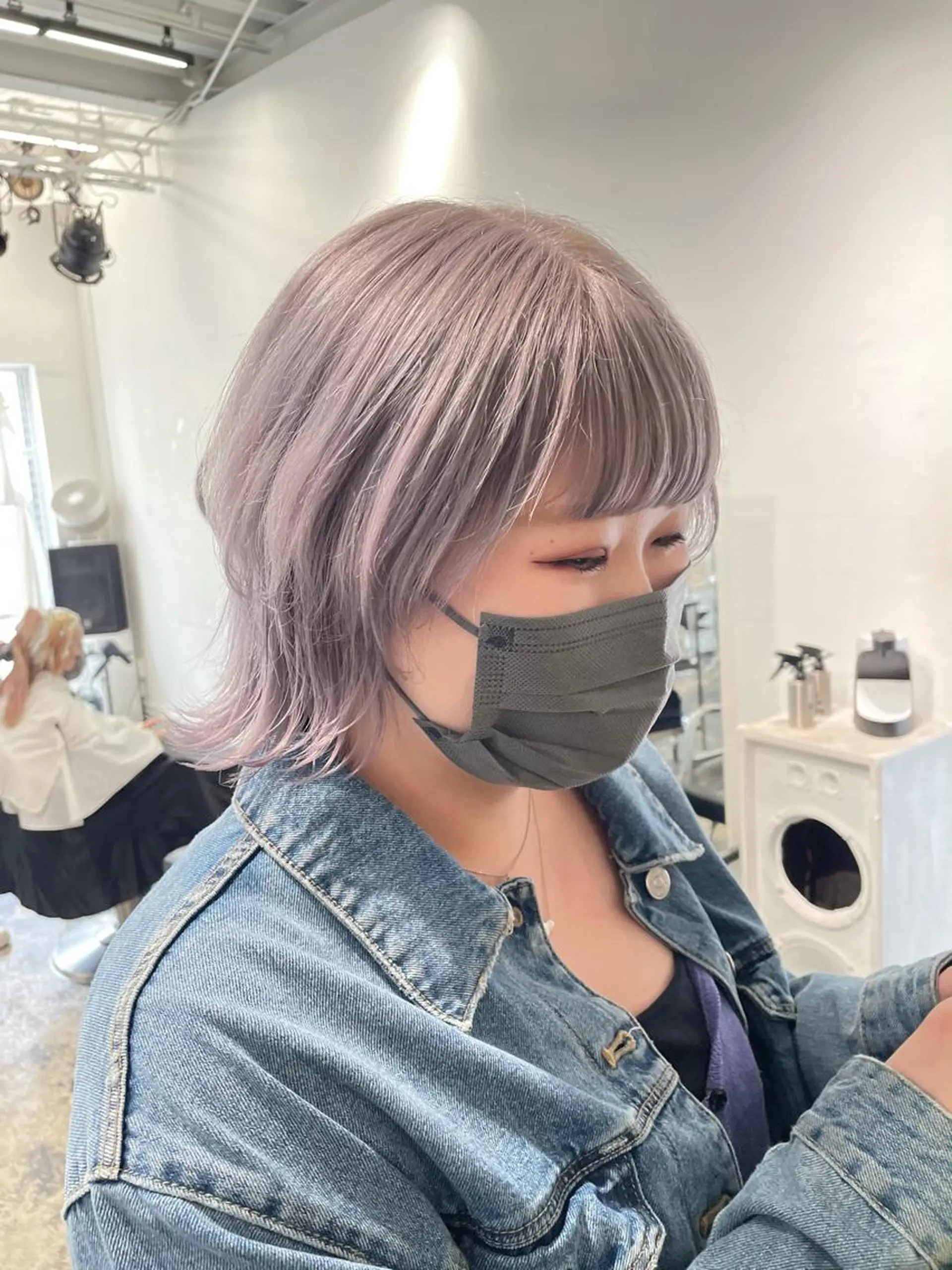 ミディアム カラー ヘアアレンジ ブリーチ ラベンダーカラー カット ヘアカラー トリートメント 艶ハイトーン/ヘア アレンジAYAKAのヘアスタイル