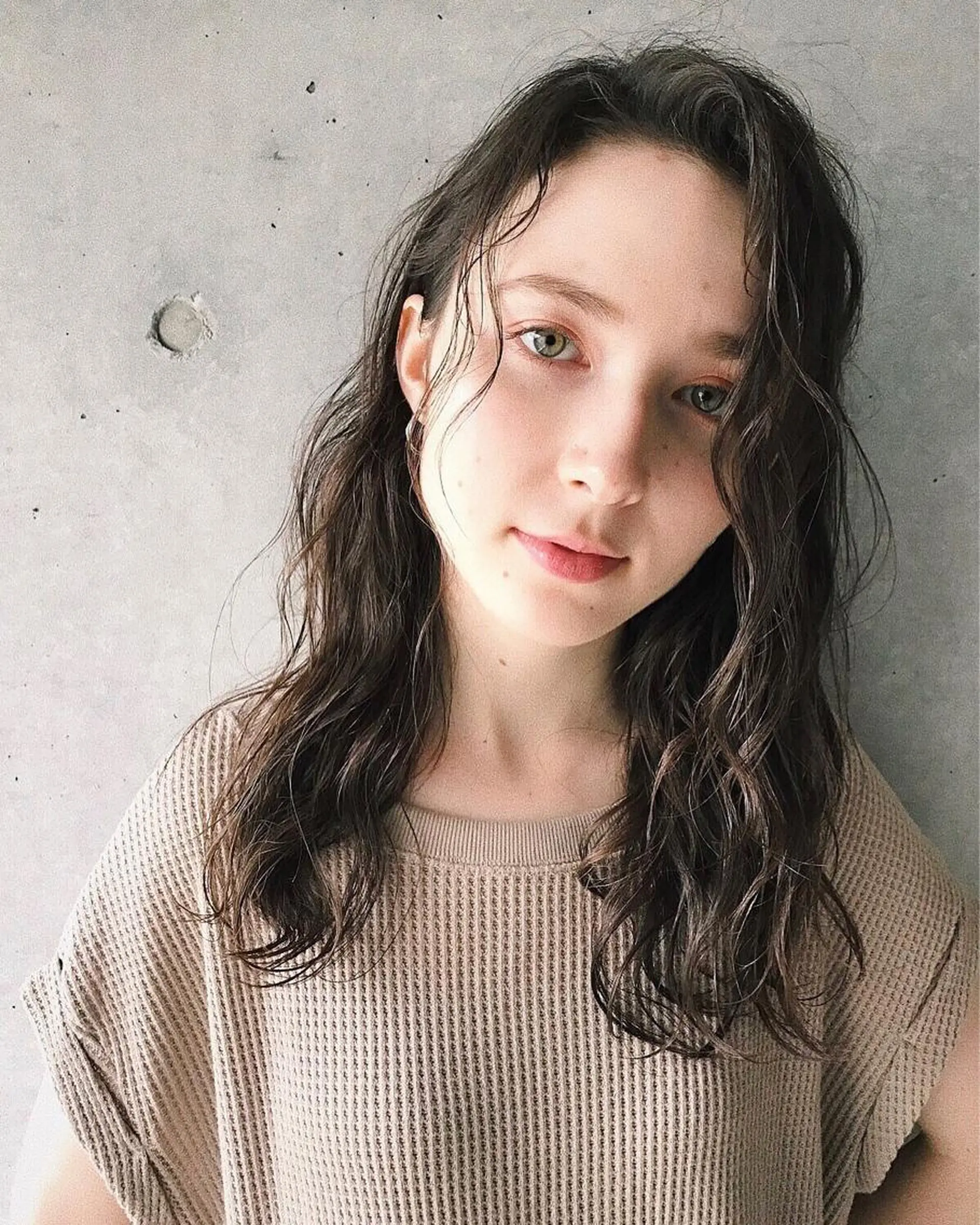 セミロング カラー パーマ ヘアアレンジ セミロングパーマ 松田 亮葉のヘアスタイル