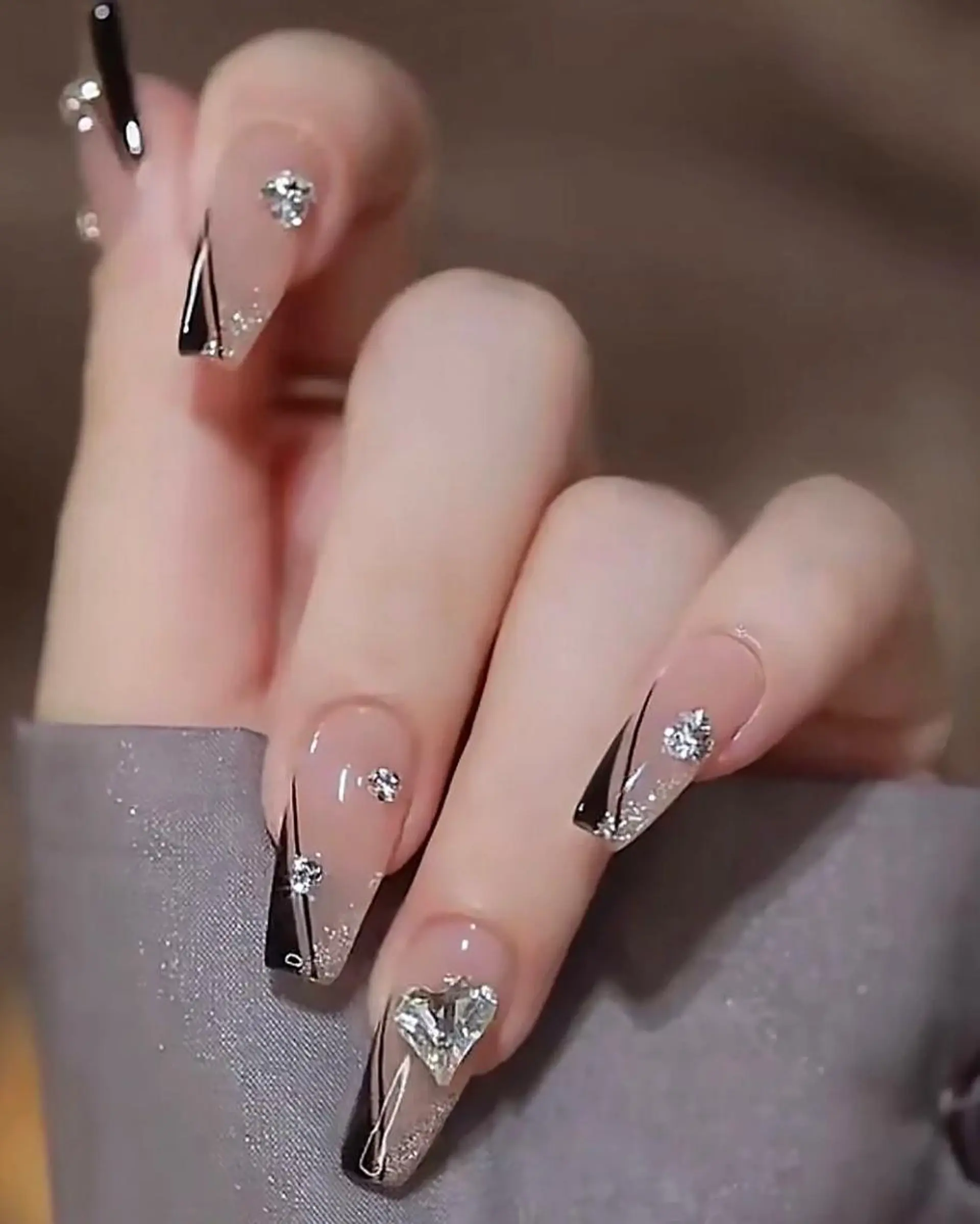 ネイル ハンドネイル VIVIAN リサのネイルデザイン