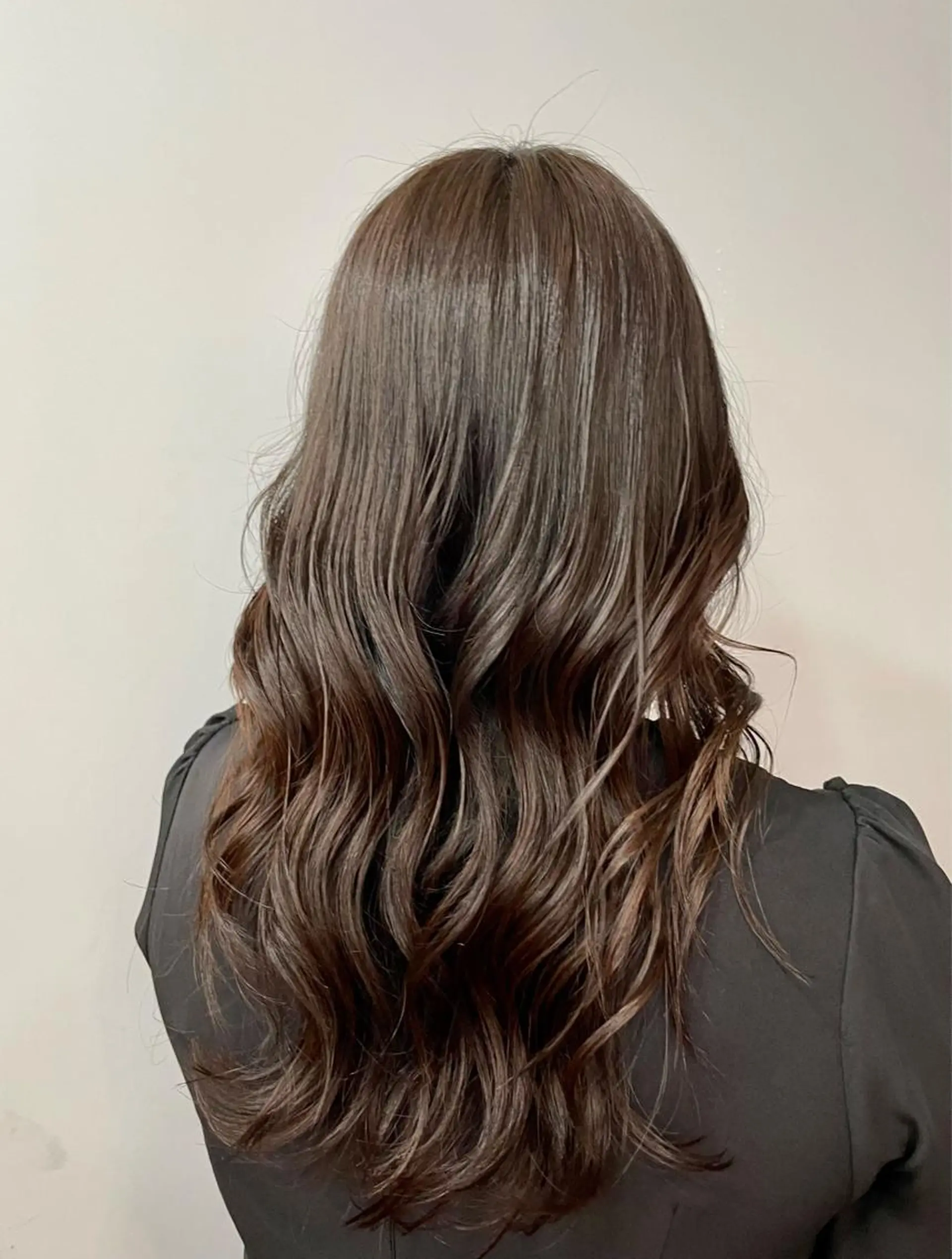 ロング カラー カット ヘアカラー トリートメント ヘッドスパ ヘアセット 二ヶ月綺麗なデザイン カット/星野六三四のヘアスタイル