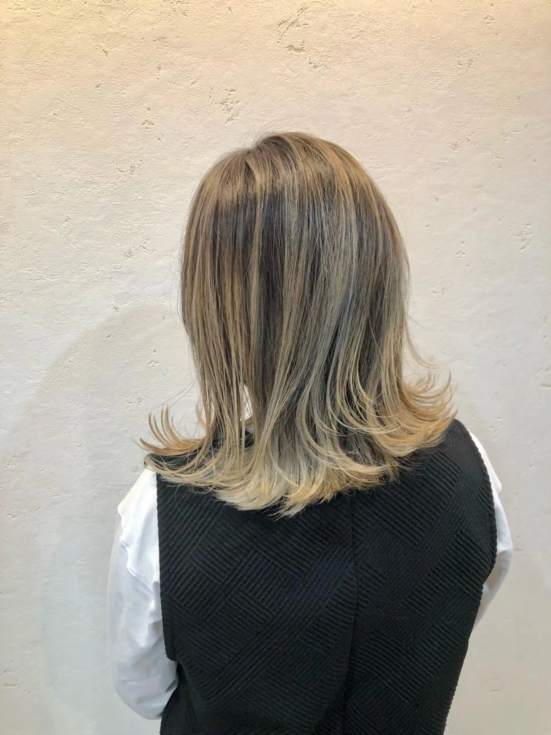 ミディアム カラー バレイヤージュ レイヤーカット ニュアンスカラー🫧 加納のヘアスタイル