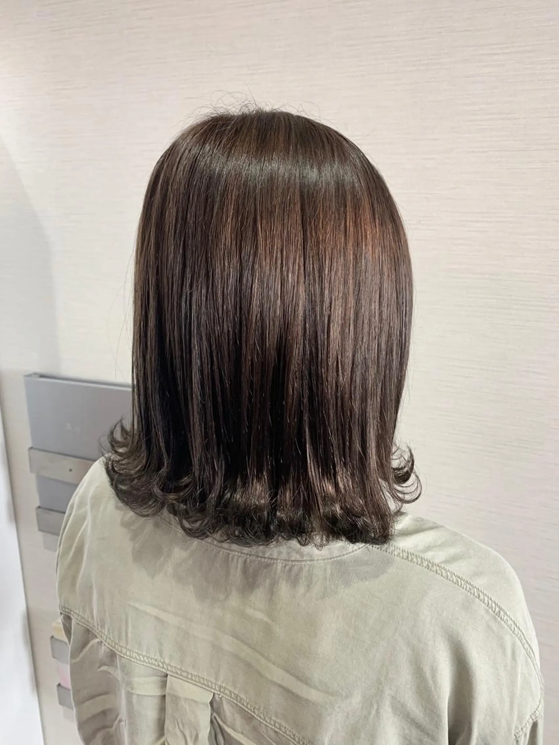 ミディアム カラー 蓮見  友里のヘアスタイル