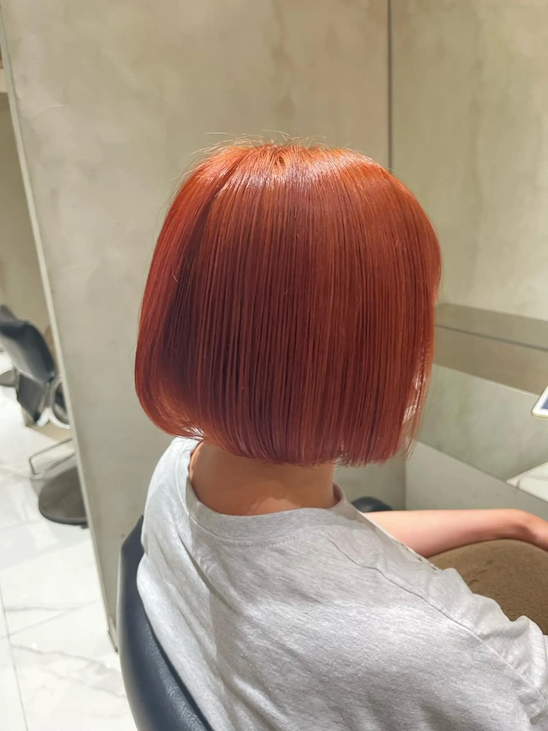 ショート カラー ハイトーンカラー オレンジ ピンクカラー カット ヘアカラー トリートメント ヘッドスパ ヘアセット カジュアルを女っぽく 𝗮𝘆𝗮𝗰𝗼のヘアスタイル