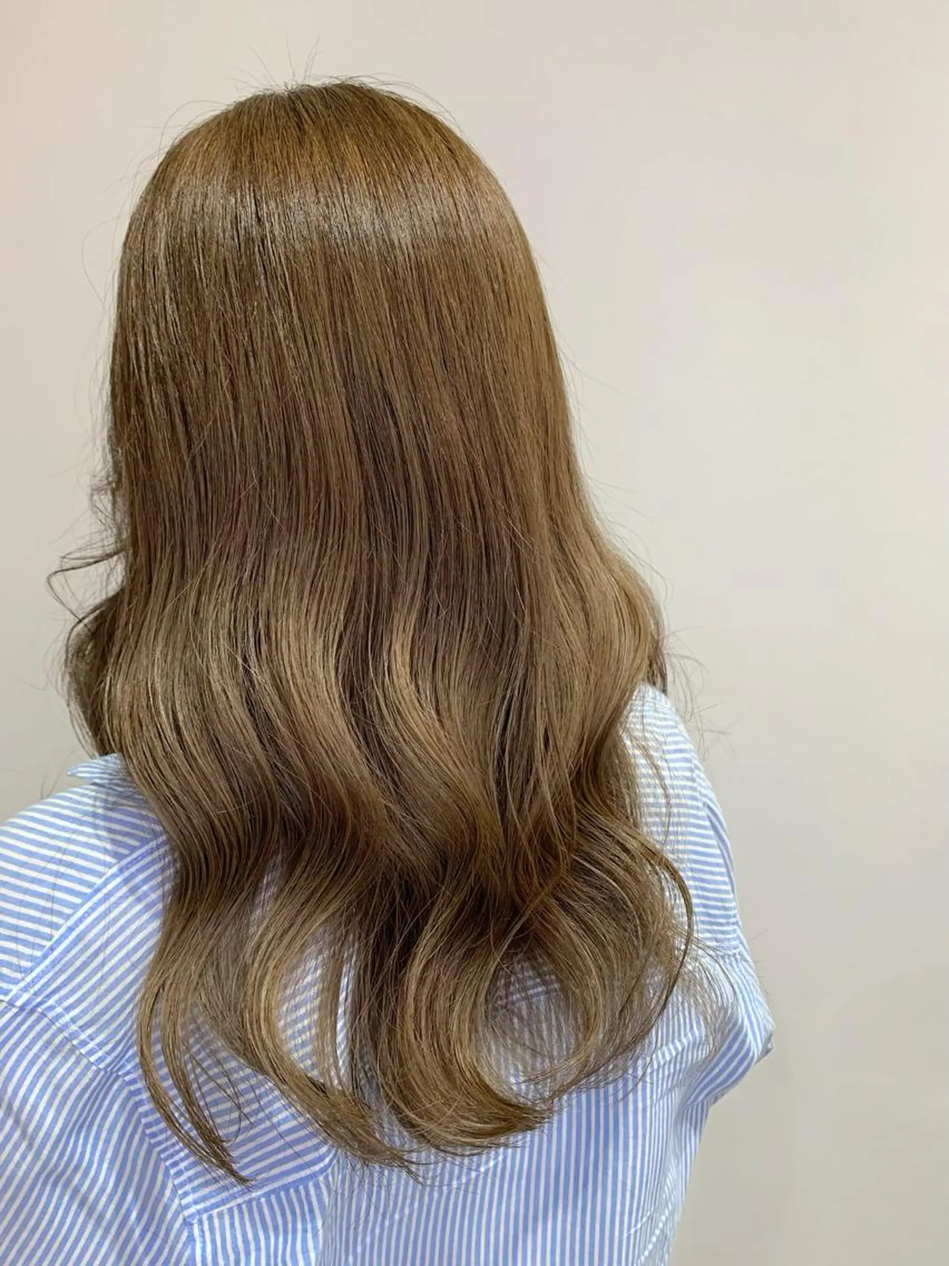 ロング カラー 近藤千翔🩵 髪質改善Periodのエステ・リラクイメージ