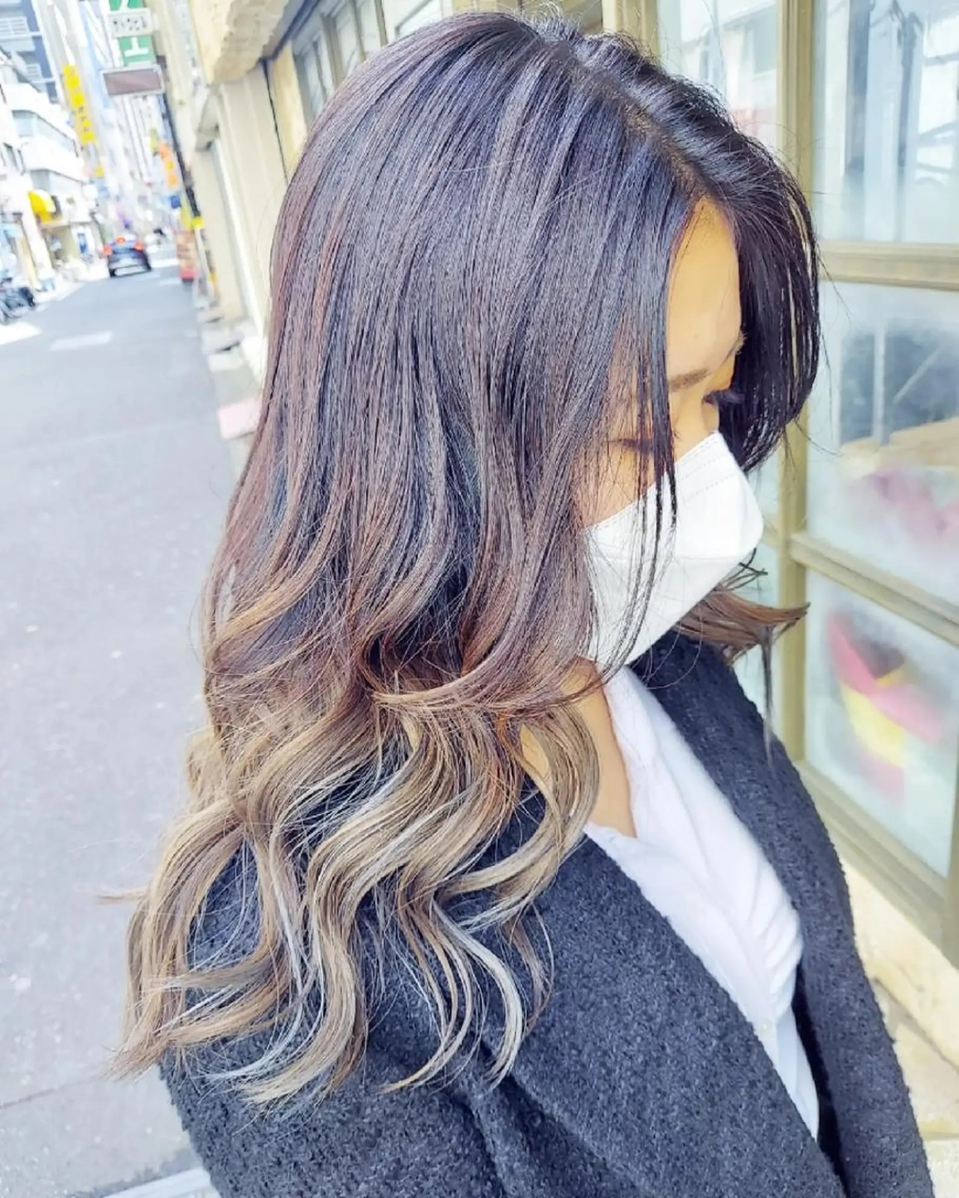 ロング カラー アッシュ アッシュグレー グラデーションカラー ブリーチ・ハイトーン 特化🎉内山のヘアスタイル