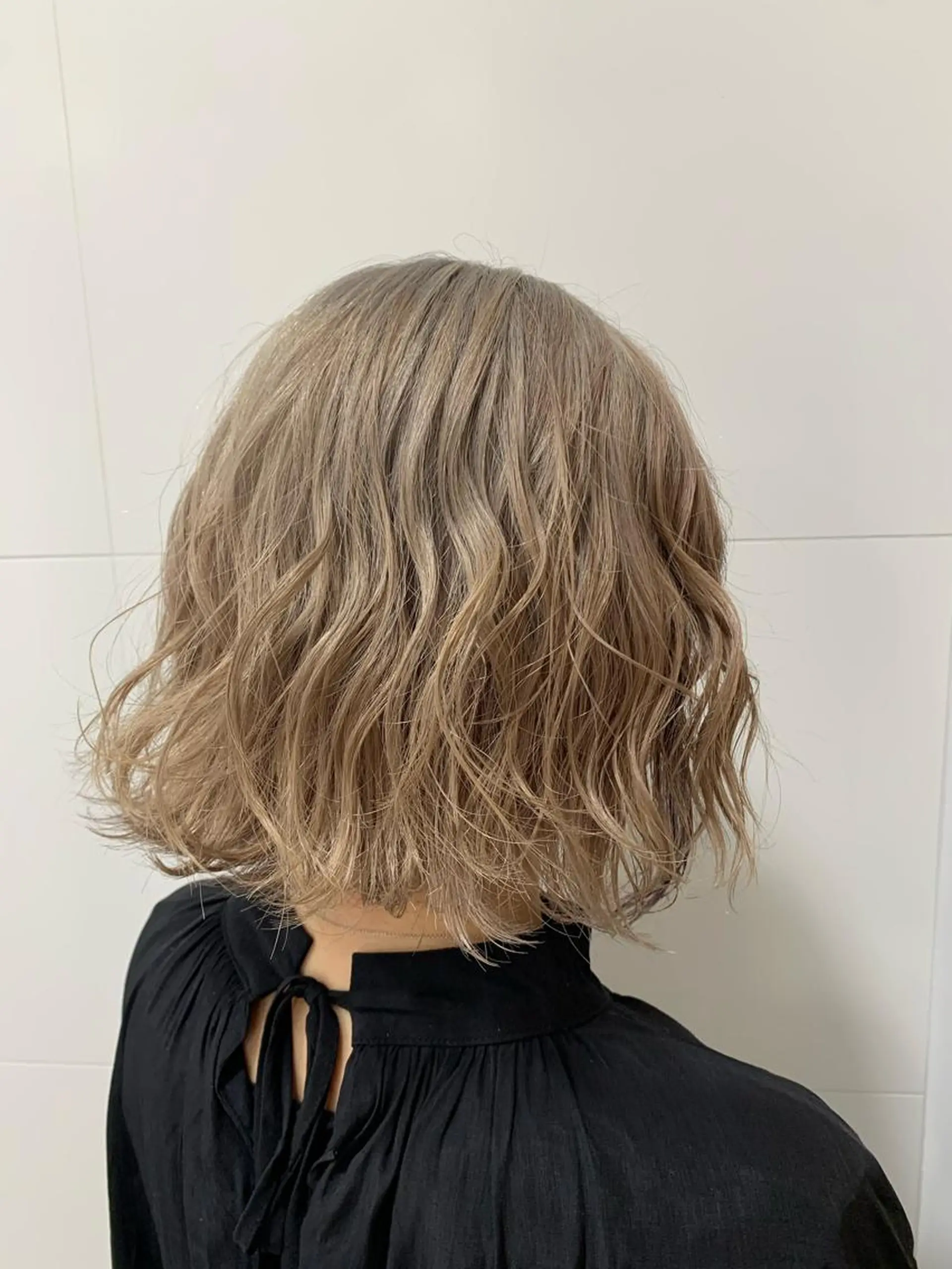 ミディアム カラー ヘアカラー トリートメント 山下恋佳/矢場町/ ブリーチ/ショートのヘアスタイル