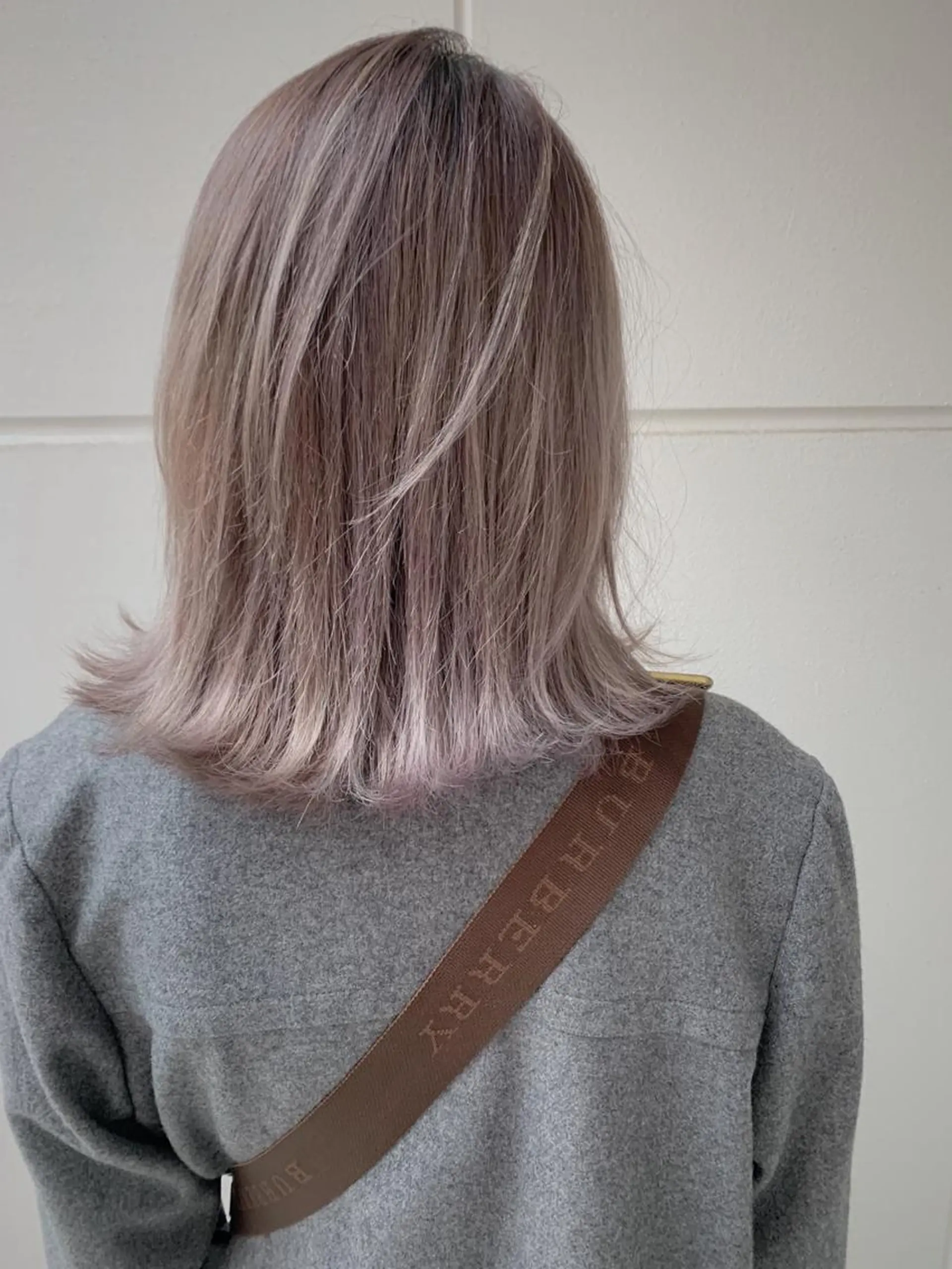 ミディアム カラー ヘアアレンジ ブロンド ホワイトブロンド ヘアカラー トリートメント 縮毛矯正 髪質改善寺坂雄飛💐のヘアスタイル