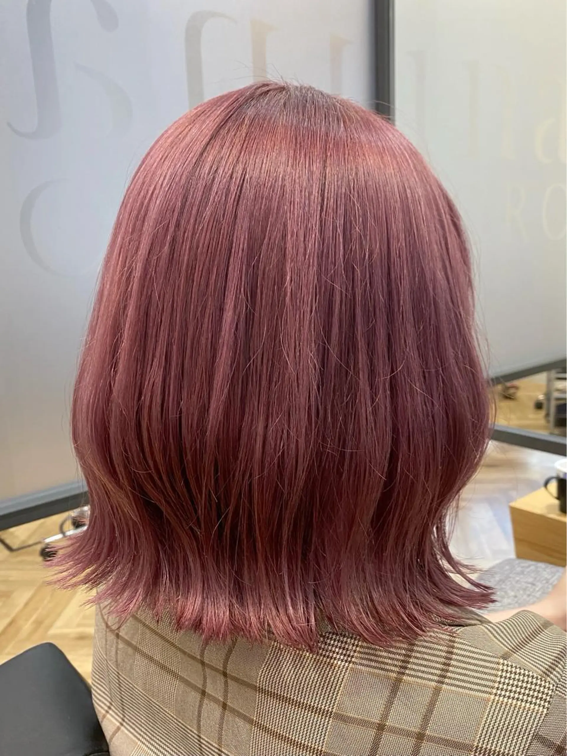 ミディアム 外ハネヘア カット ヘアカラー トリートメント 【Zina札幌大通】 店長 福間 和也のヘアスタイル