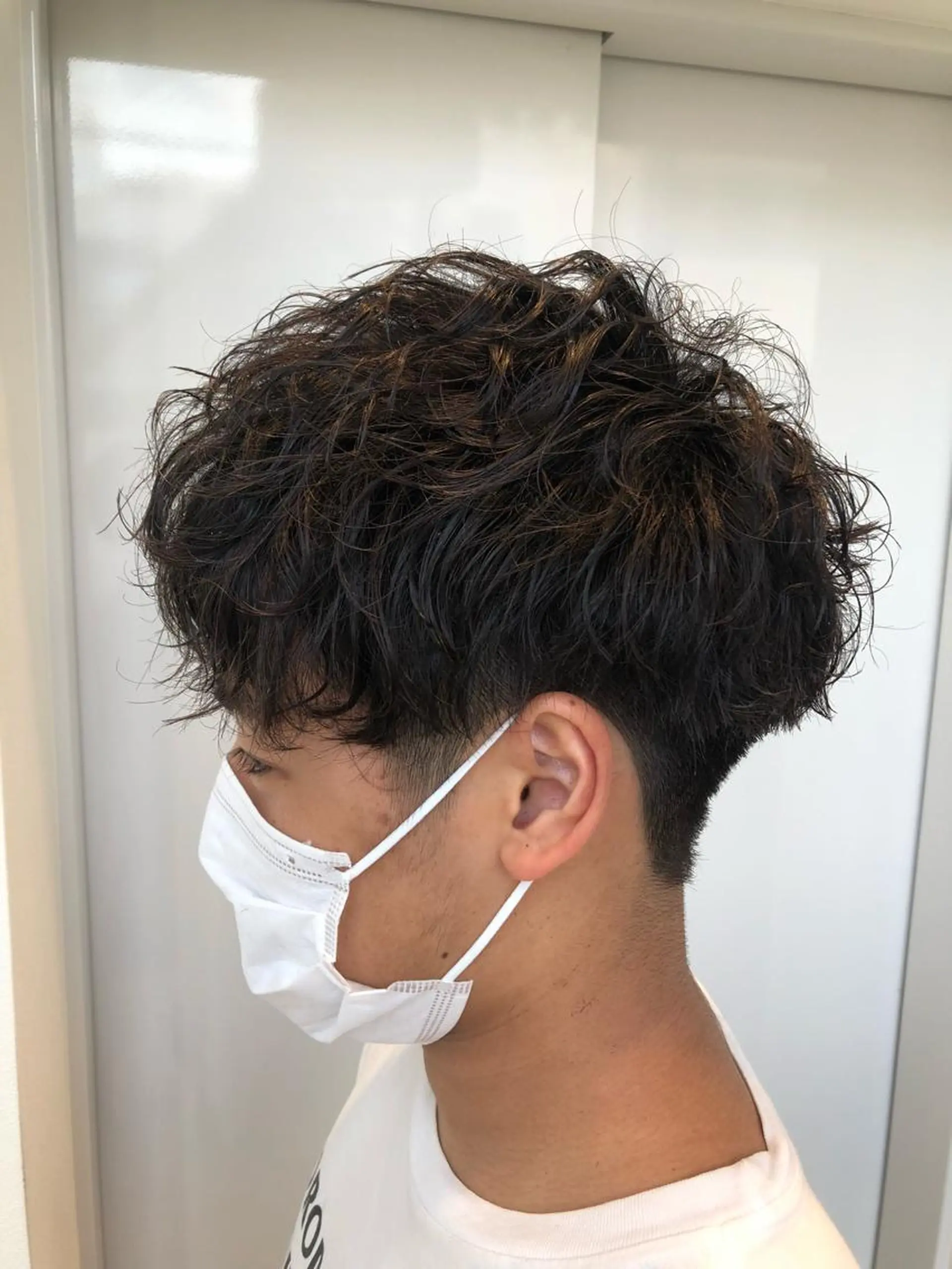 パーマ メンズ 東梅田エリアカラー ヘアセットNo. 1のヘアスタイル