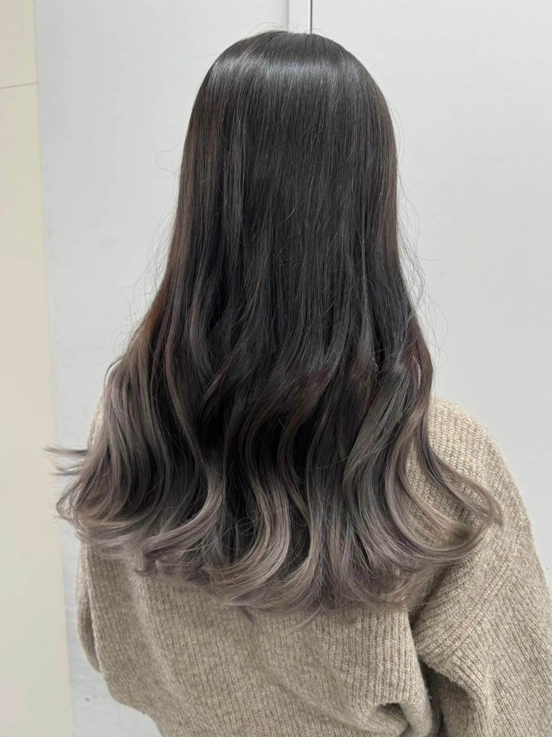 ロング カラー アディクシーカラー アッシュ ブルーカラー ダークアッシュ グレージュ 【公式】amble luxe 中野のヘアスタイル