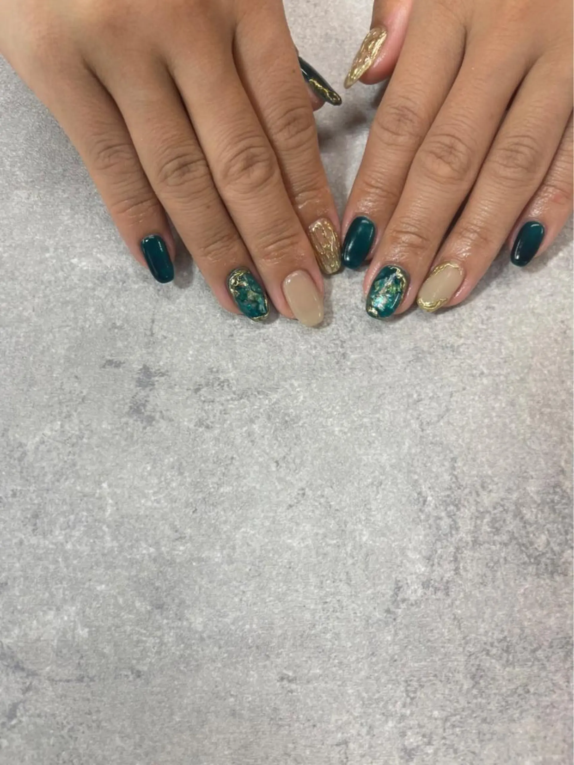 ネイル グリーン ニュアンスネイル ハンドネイル ハンドケア FASTNAIL PLUS 新宿店のネイルデザイン