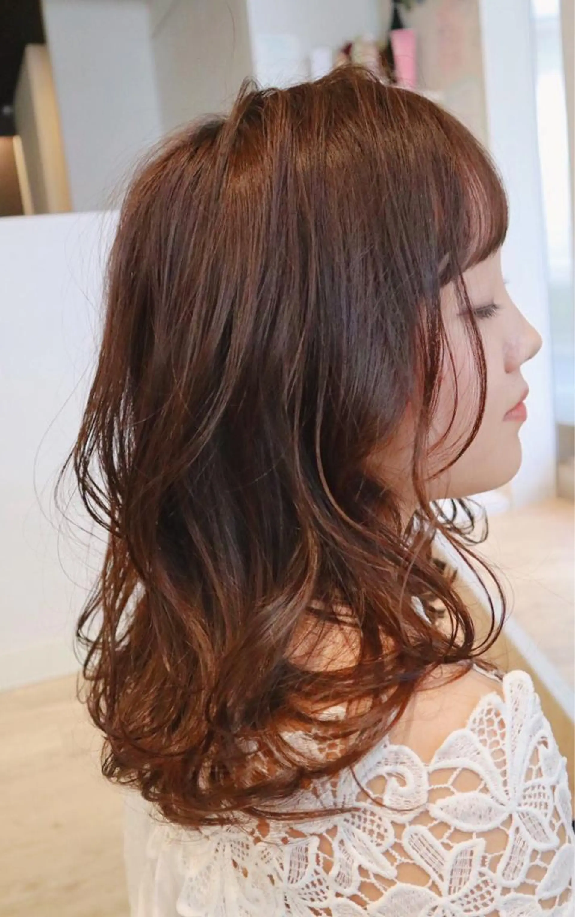 セミロング 岩間 祐佳のヘアスタイル