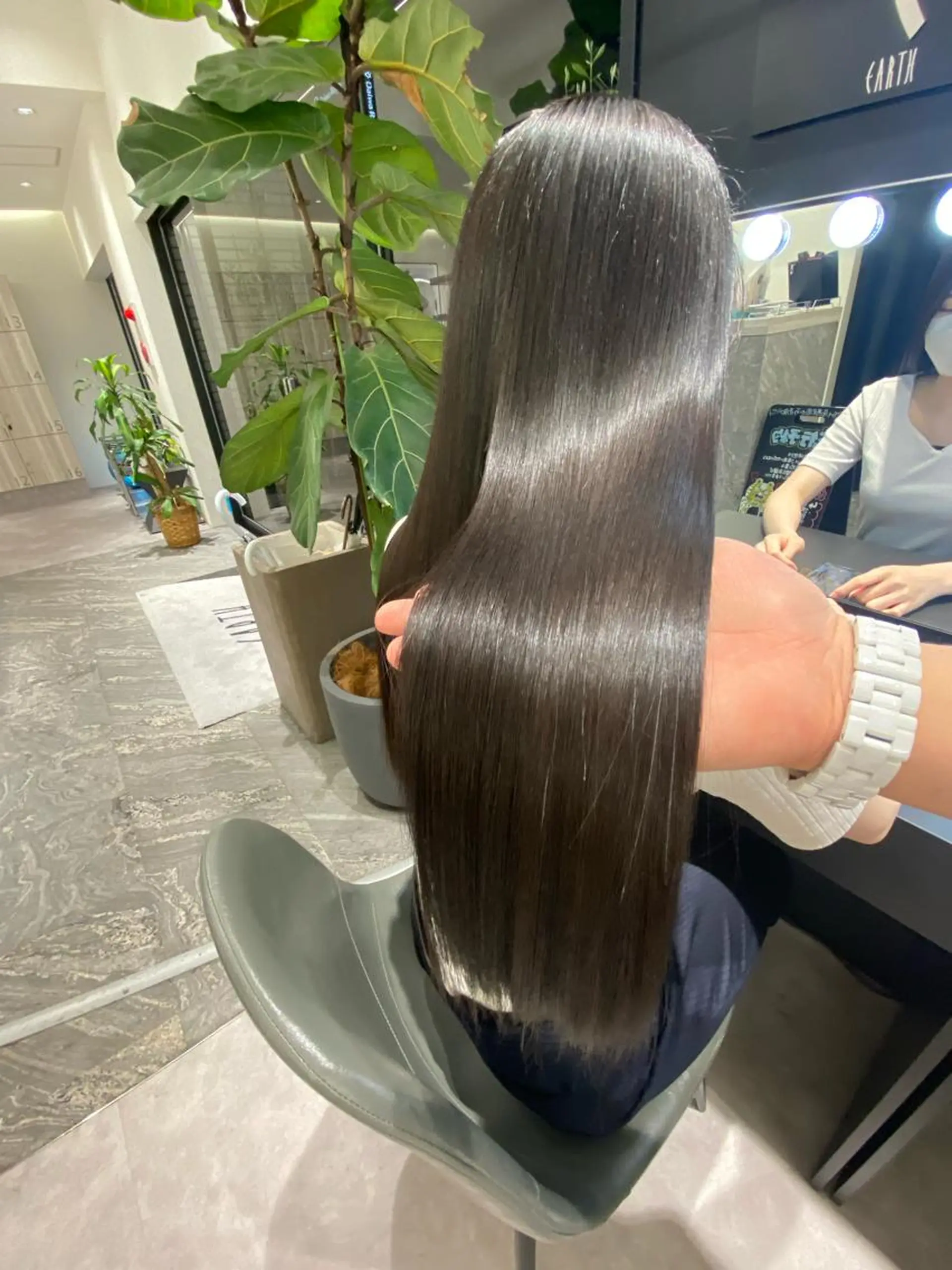 ロング ムトウセイマ/ 縮毛矯正/ブリーチのヘアスタイル