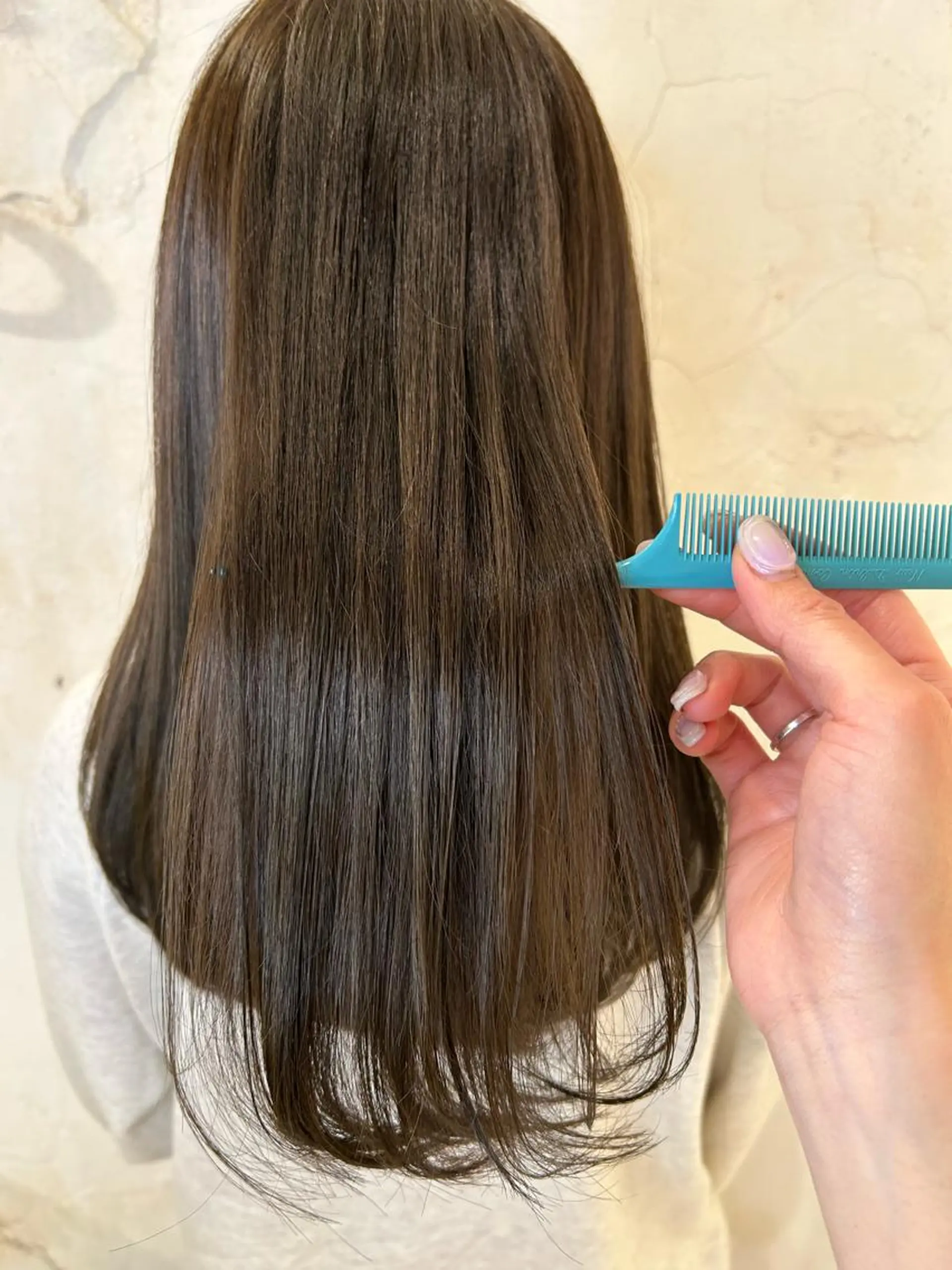 セミロング カラー ベージュカラー グレージュ イルミナカラー オリーブベージュ オリーブグレージュ カット ヘアカラー トリートメント 【透明感カラー】 harunaのヘアスタイル