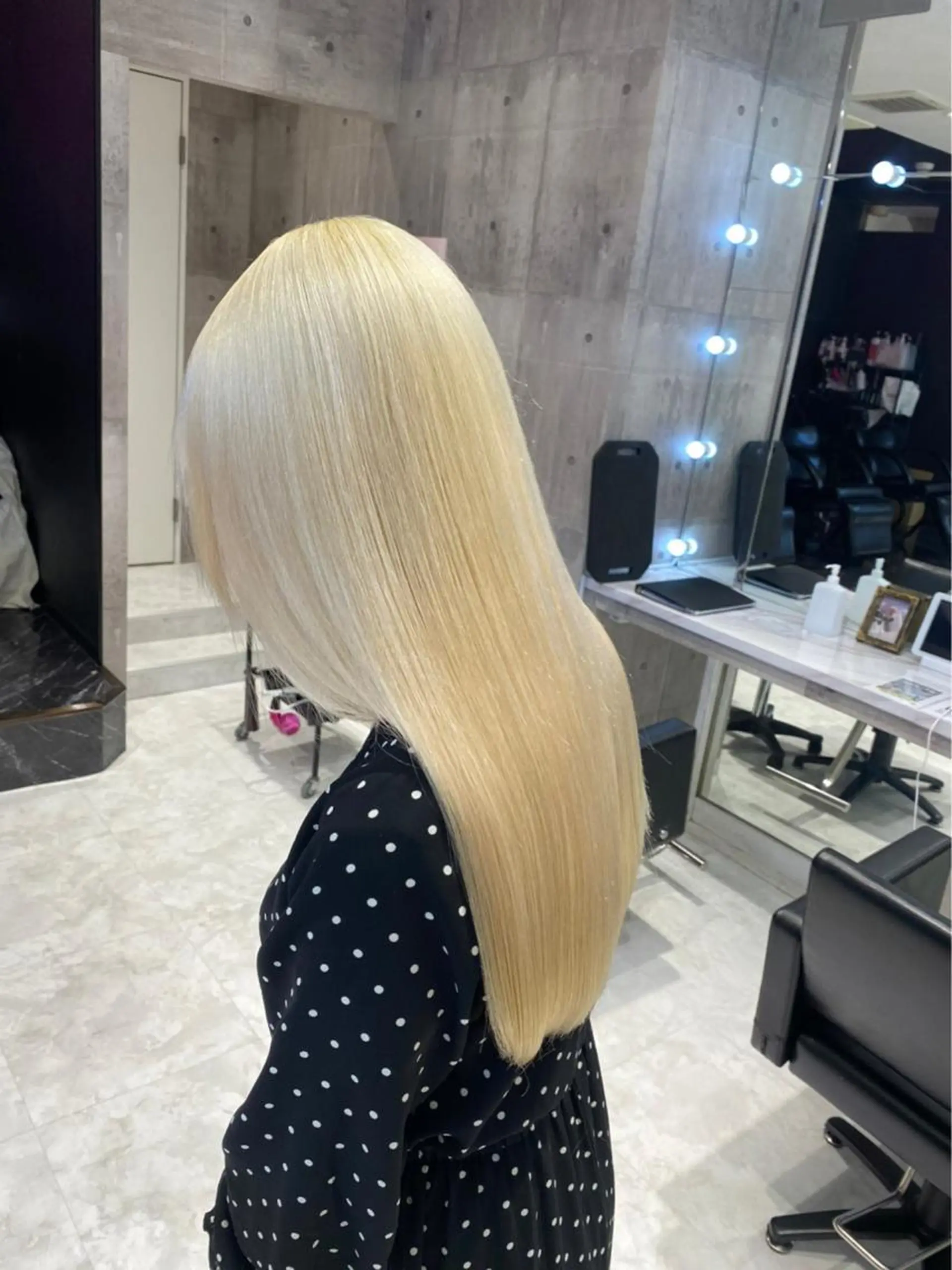 ロング カラー パーマ ヘアアレンジ メンズ キッズ ネイル マツエク・マツパ アイブロウ 🐺ウルフ×ハイトー ン🖤Yukinoのヘアスタイル