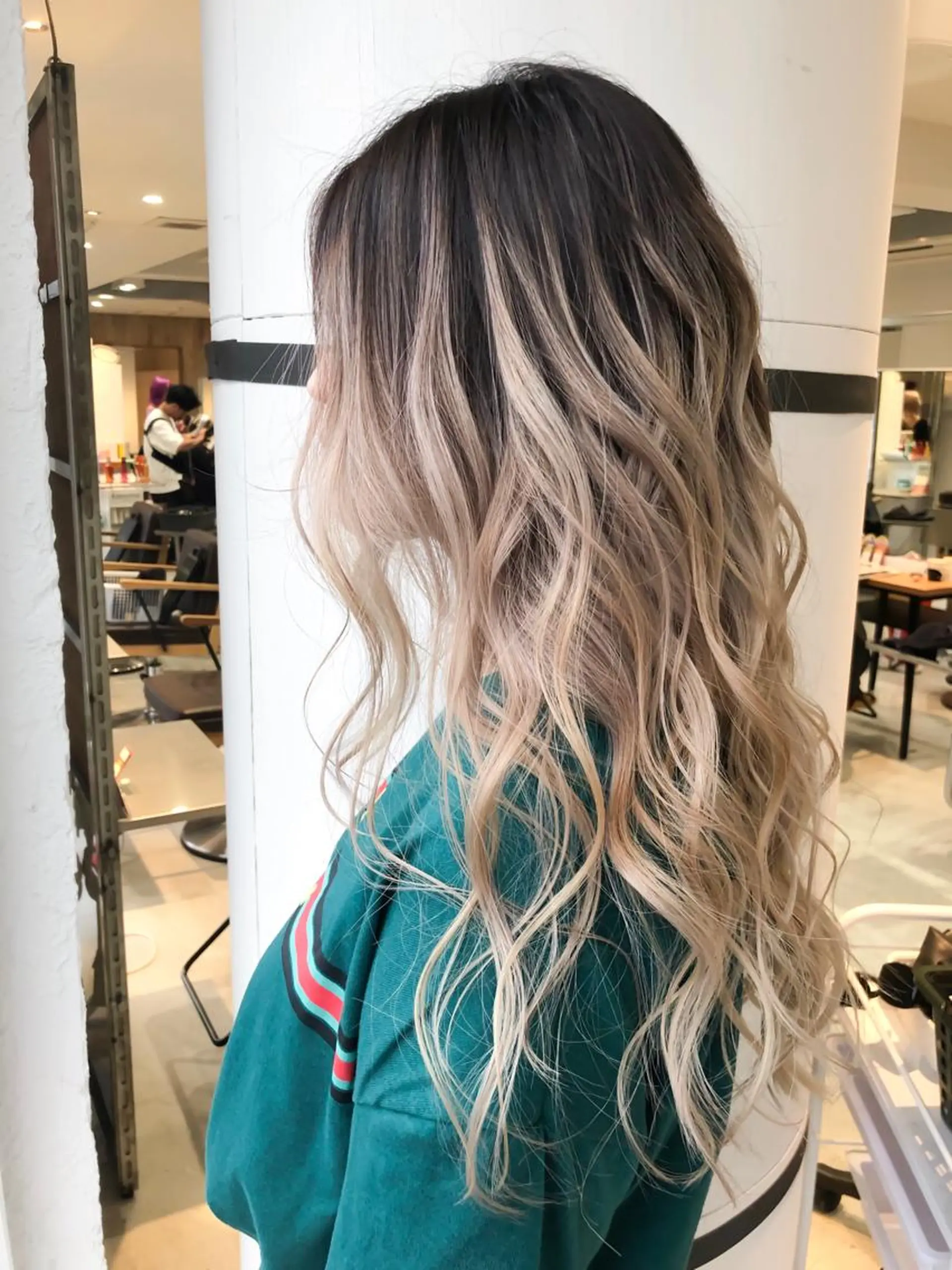 ロング カラー welring hair salonのヘアスタイル