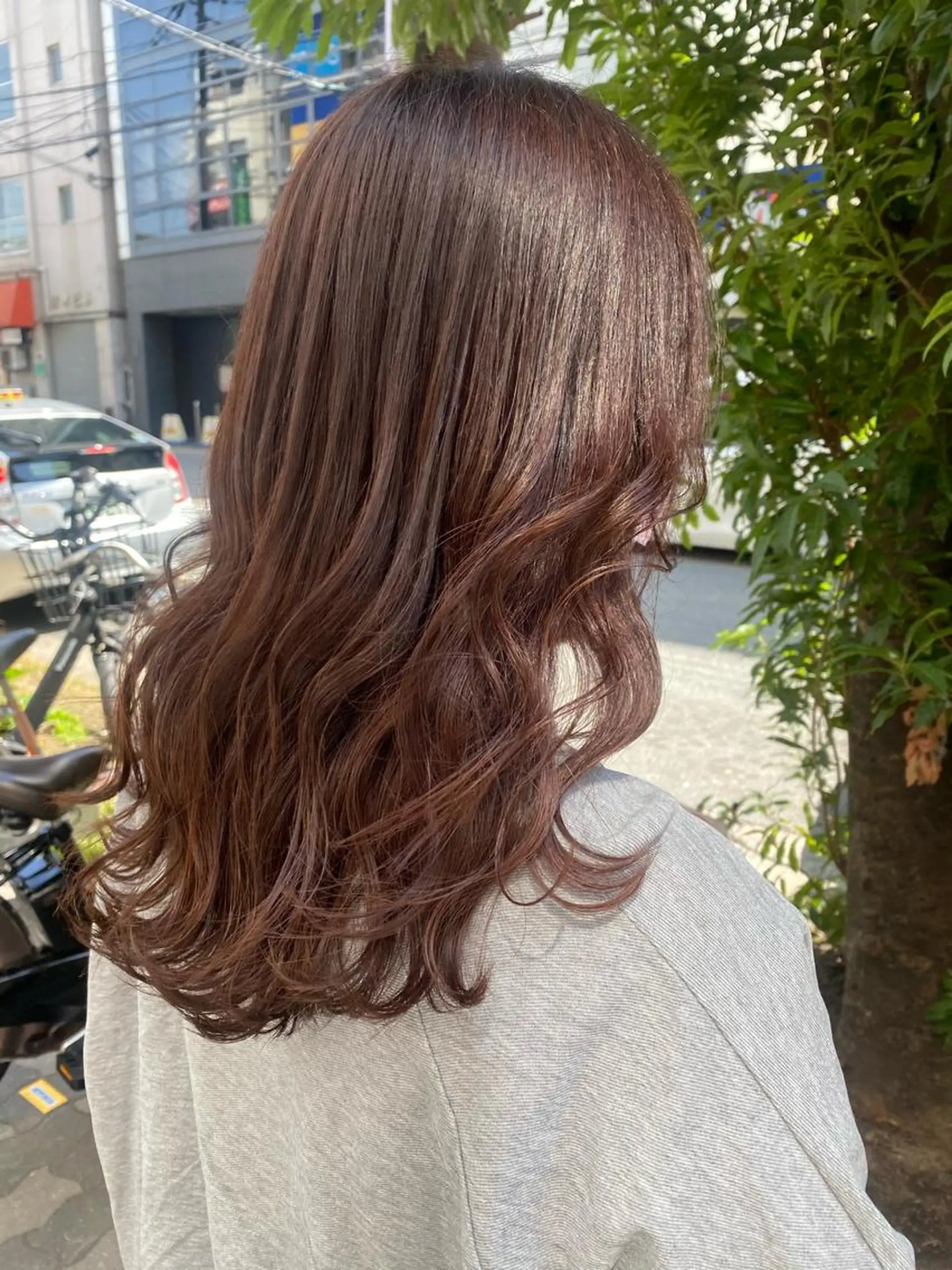 ミディアム ラベンダーベージュ 大野 美紅のヘアスタイル