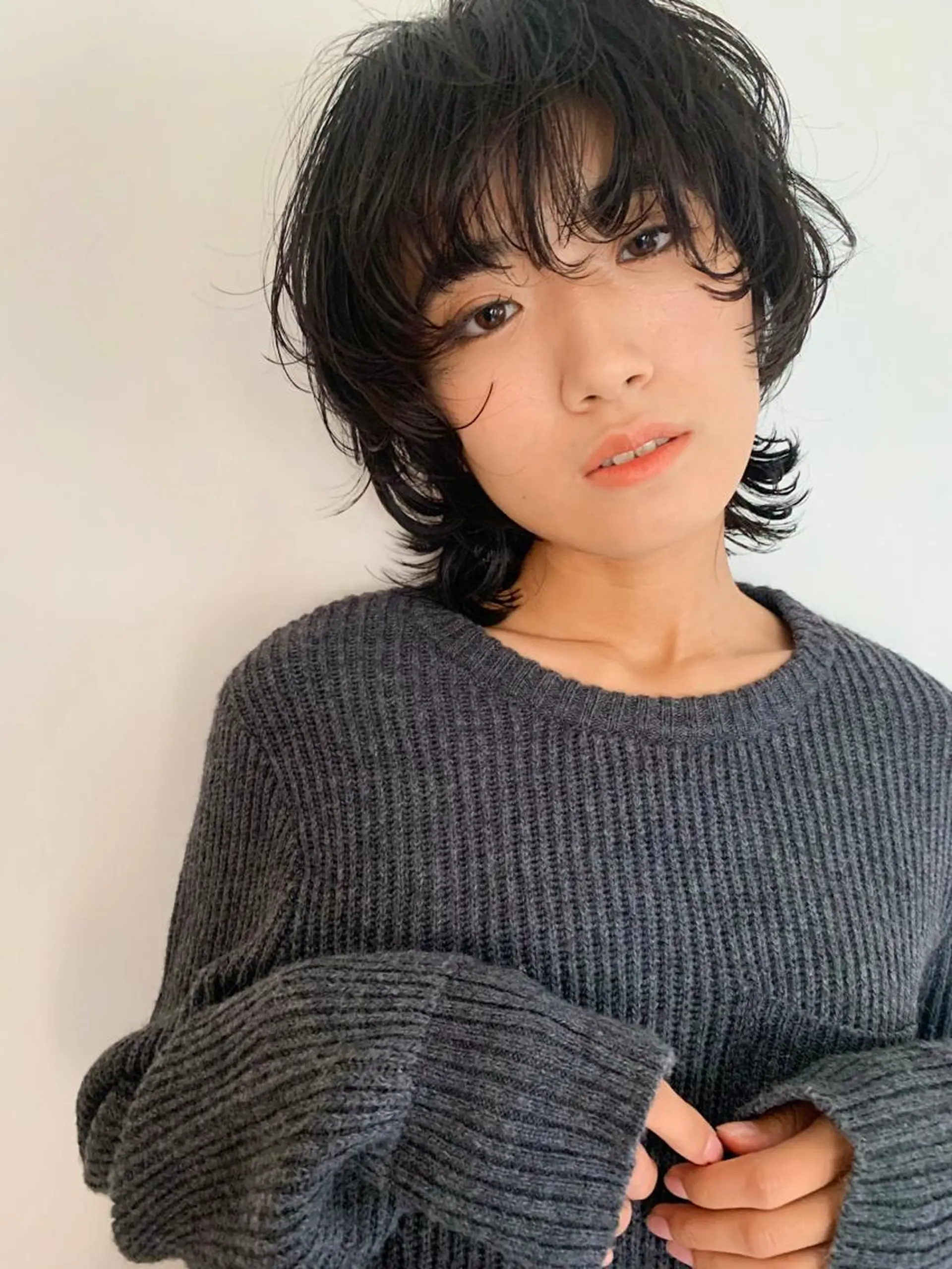 ミディアム パーマ 切りっぱなしボブ ショートボブ ミディアムパーマ ボブ くせ毛 Spiel所属・Spiel KOMOのヘアスタイル