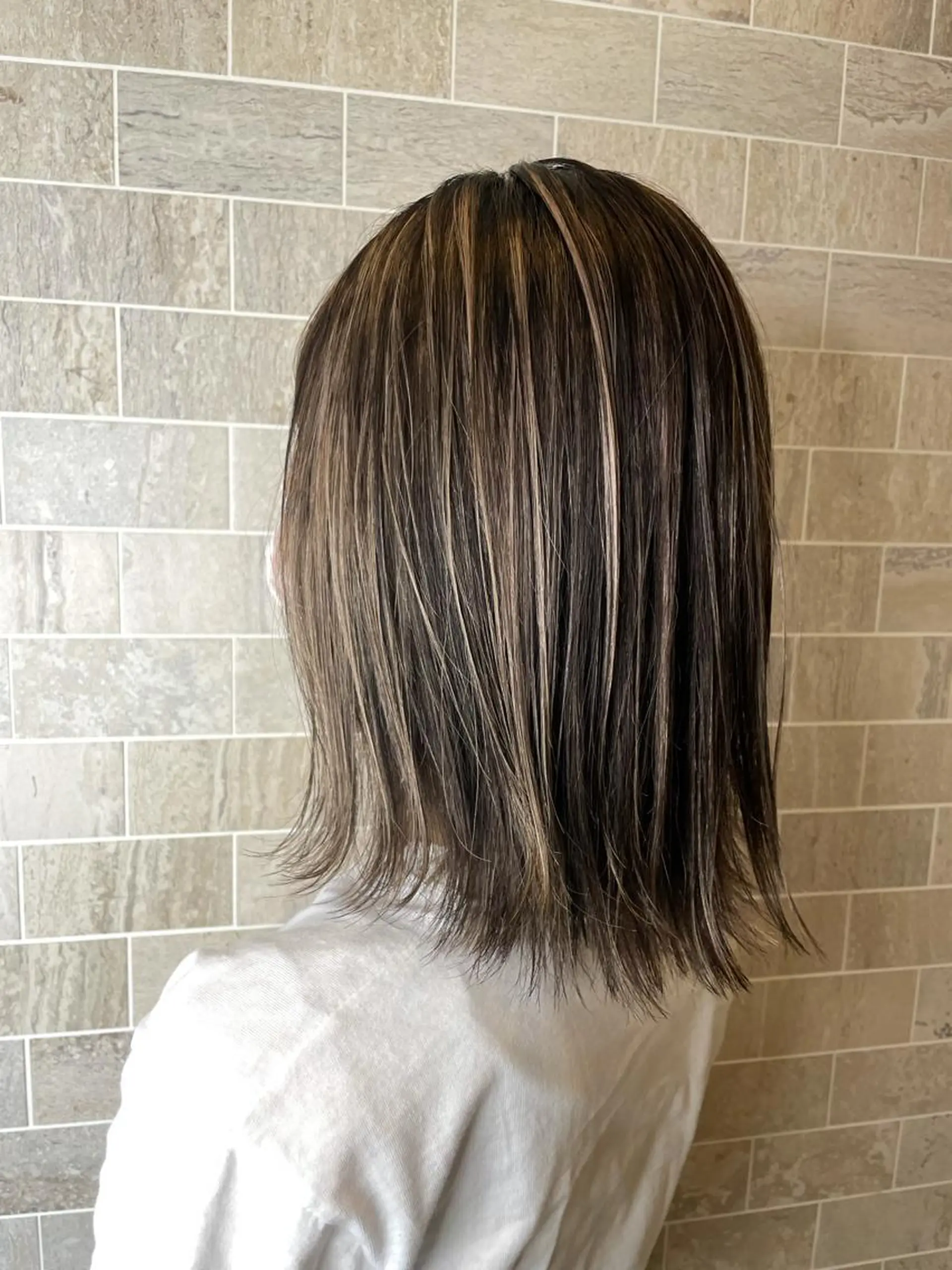 ミディアム ヘアカラー トリートメント ブリーチ毛矯正.髪質 改善.髪にドラマをのヘアスタイル