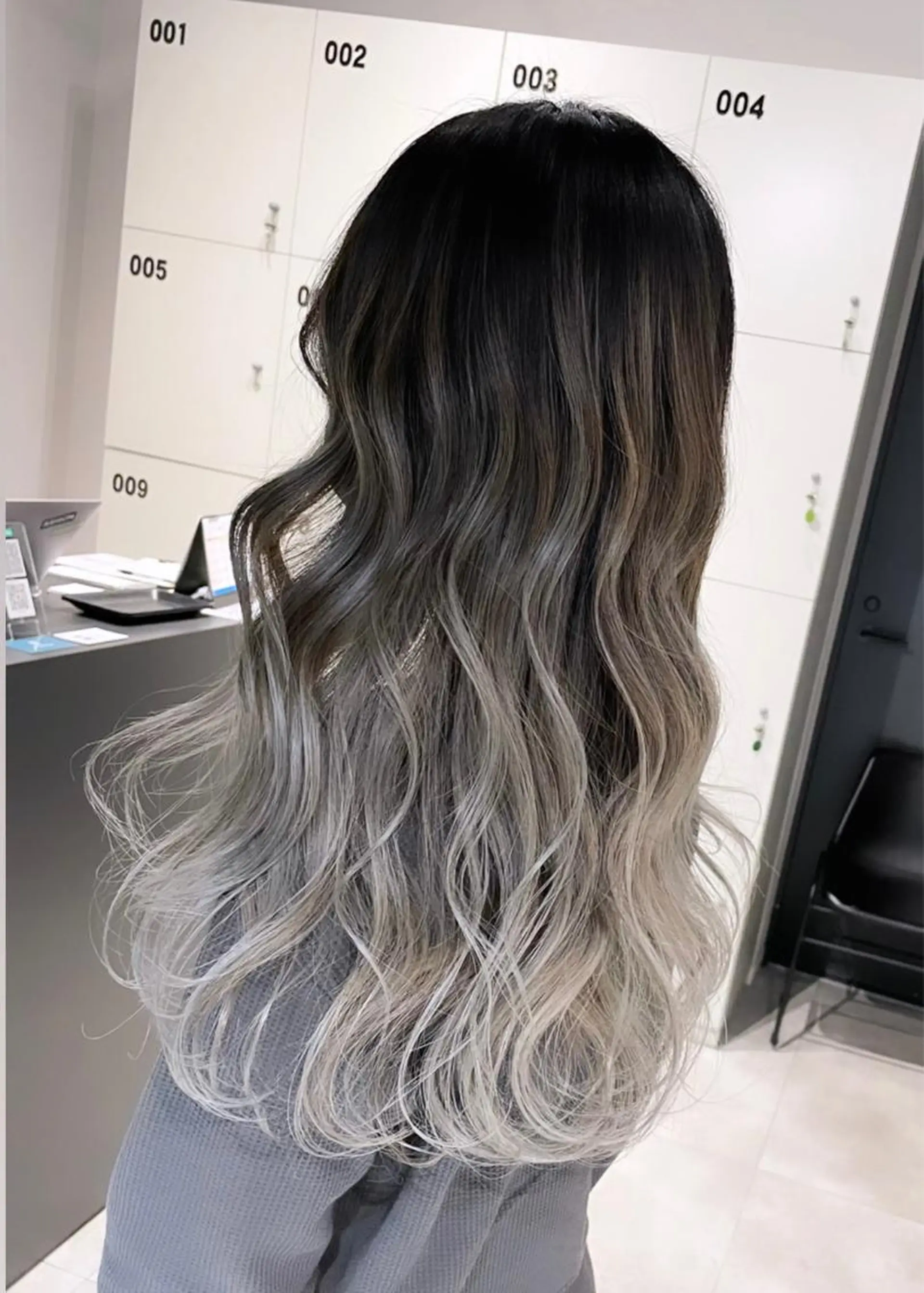 ミディアム カラー バレイヤージュ レイヤーカット ブリーチ👩‍🦳/ ‪✂︎MANAMIのヘアスタイル