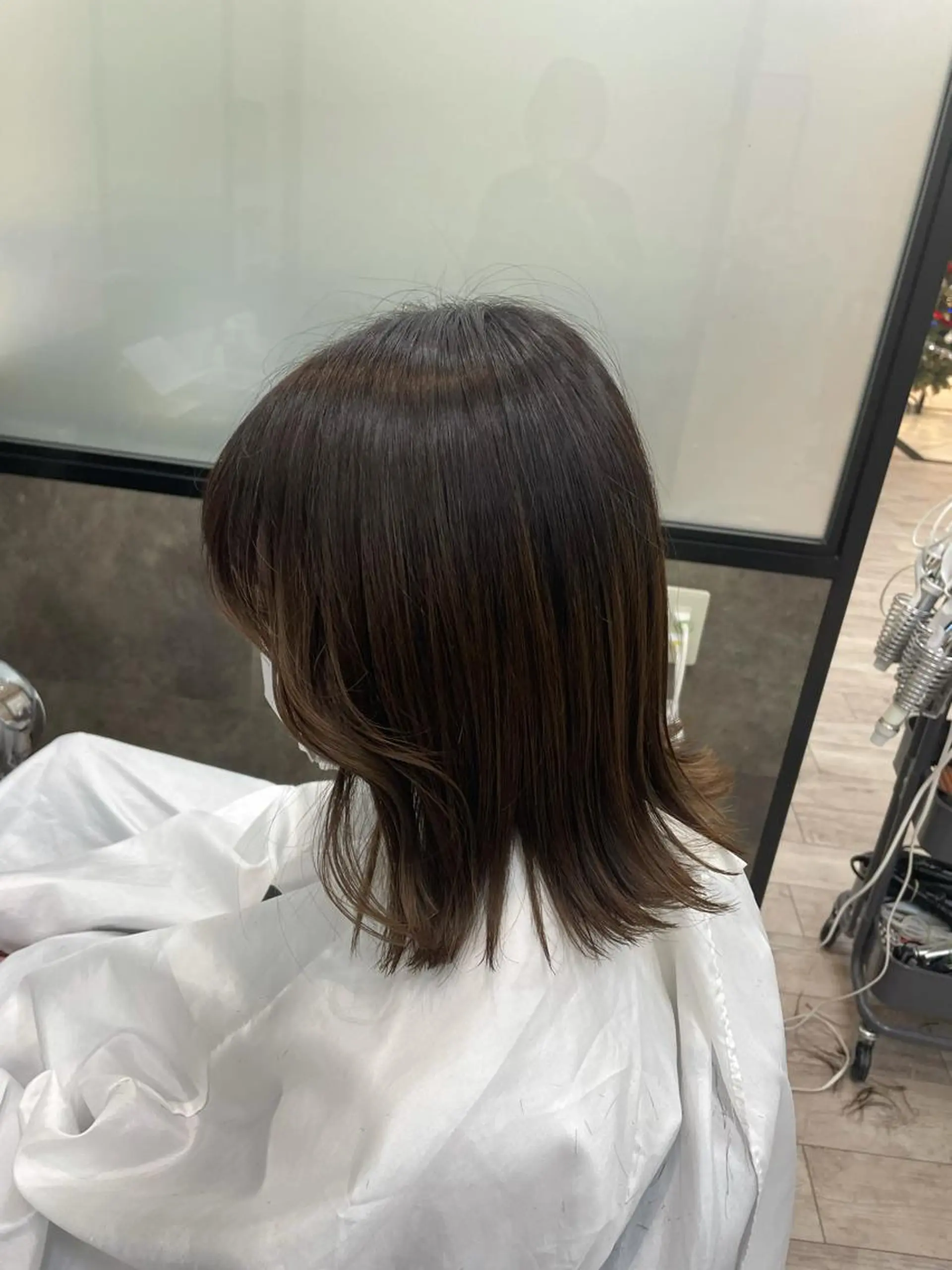 ミディアム 顔周りカット レイヤーカット 小顔カット 外ハネヘア Chieri🍒 KAINOプラット店のマツエク・マツパデザイン