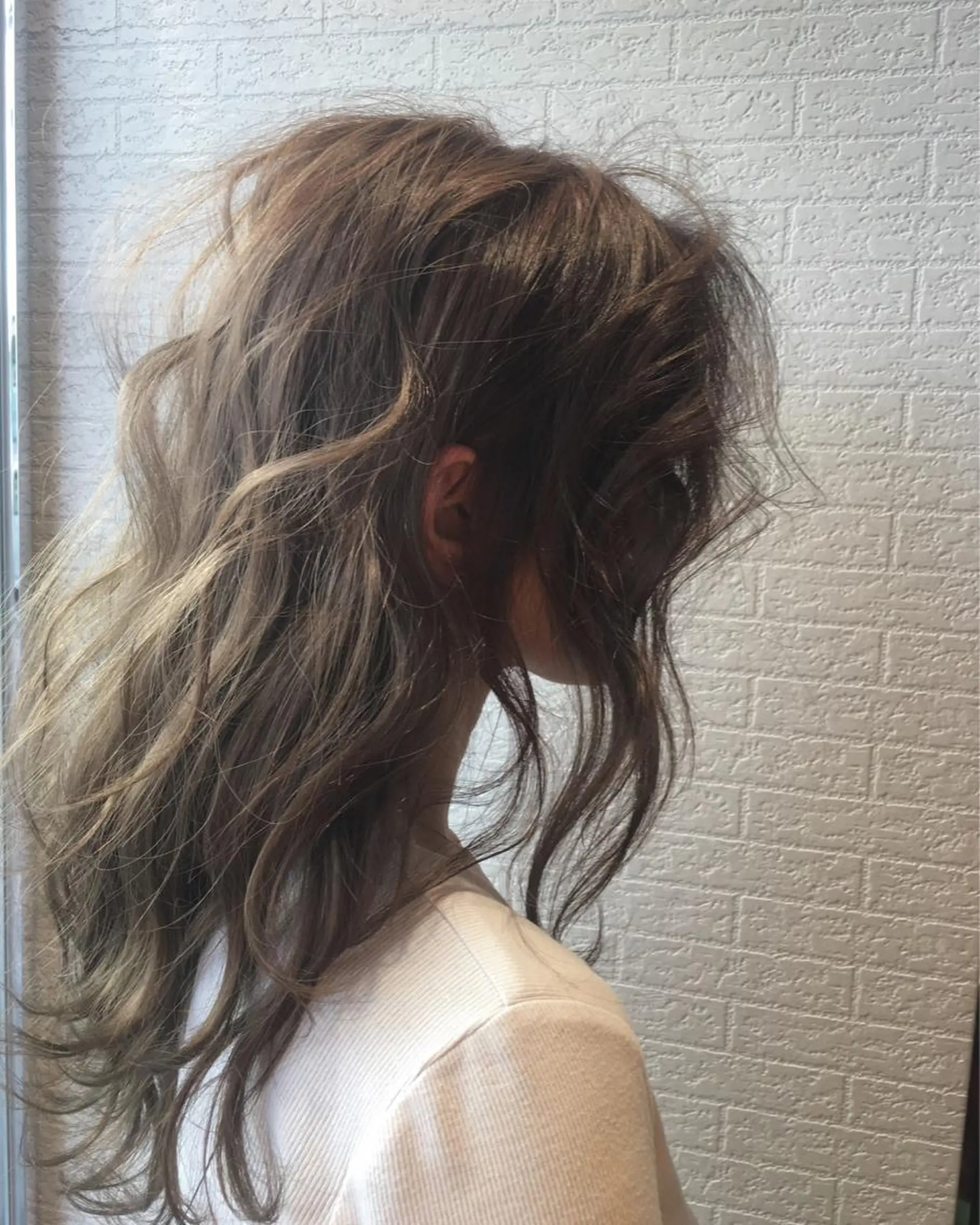 セミロング カラー ベージュカラー ブリーチ ミルキーベージュ ヘアカラー 髪質改善美容師 中村　一のヘアスタイル