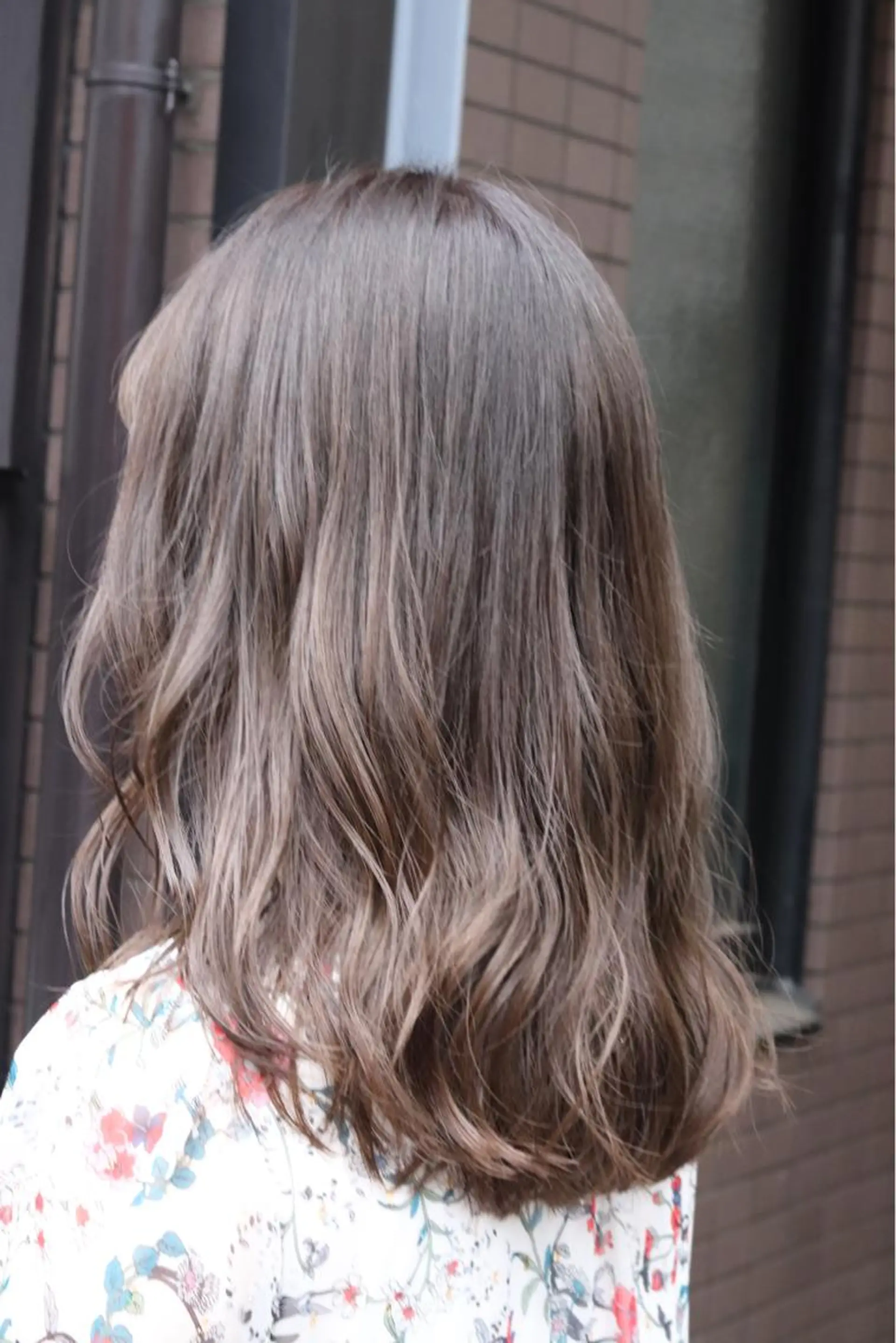 セミロング カラー グレージュ ミルクティーグレージュ 【完全マンツー 恵比寿】佐藤 翔のヘアスタイル