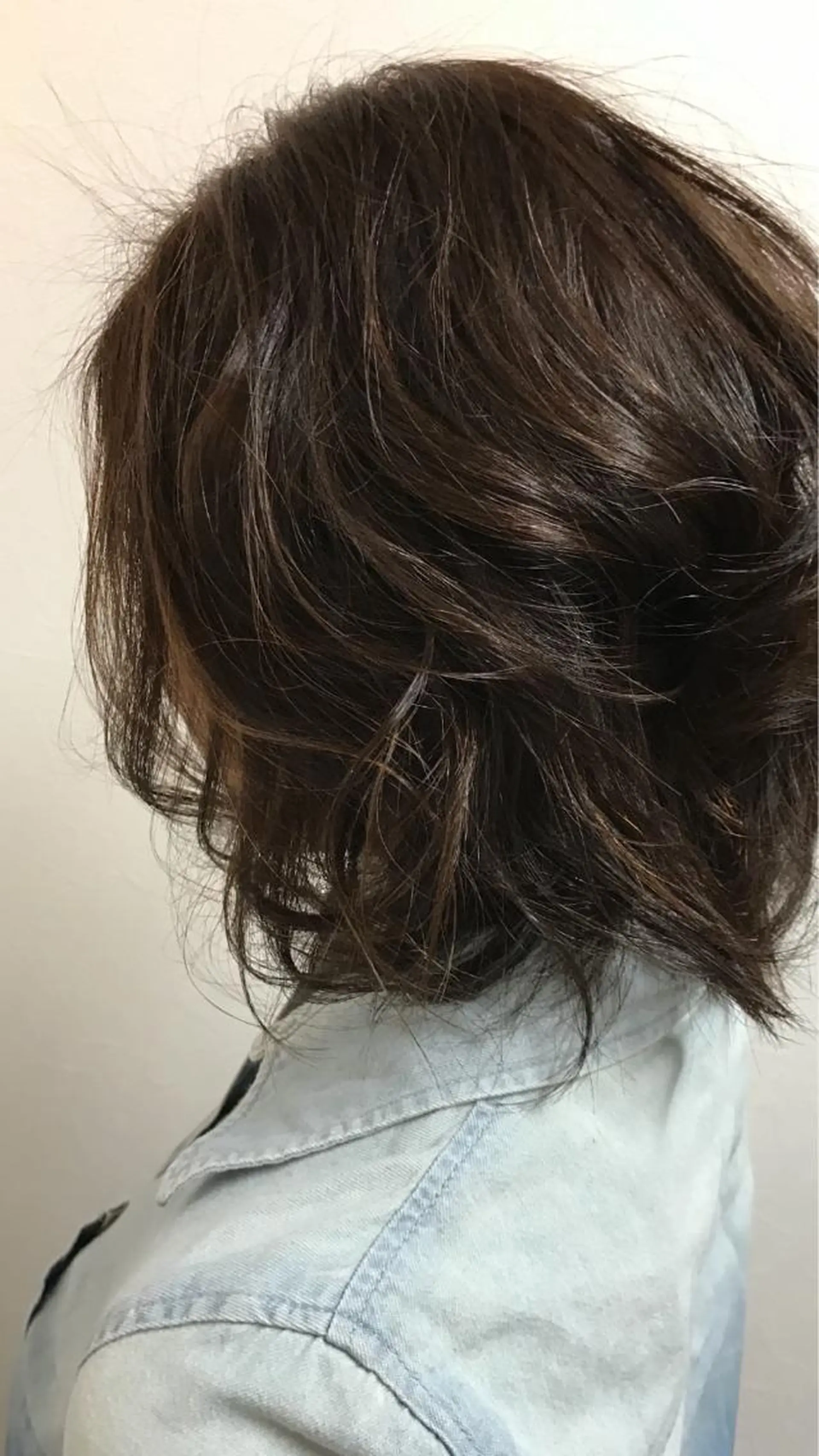 ショート アッシュ ハイライト 東風上 亮介のヘアスタイル