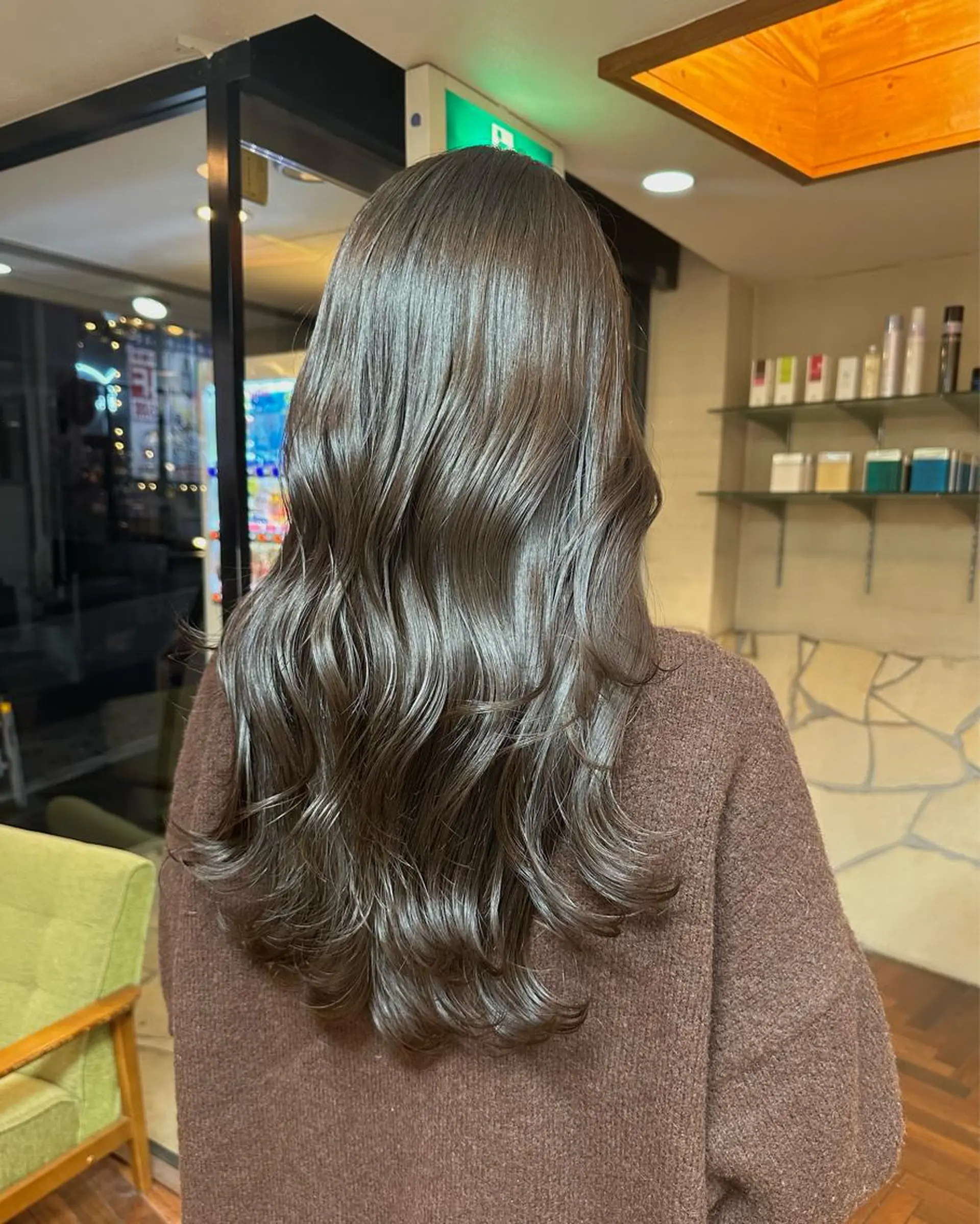 セミロング カラー ベージュカラー ブリーチ ブリーチなしカラー オリーブベージュ レイヤーカット 矢野 晃平のヘアスタイル